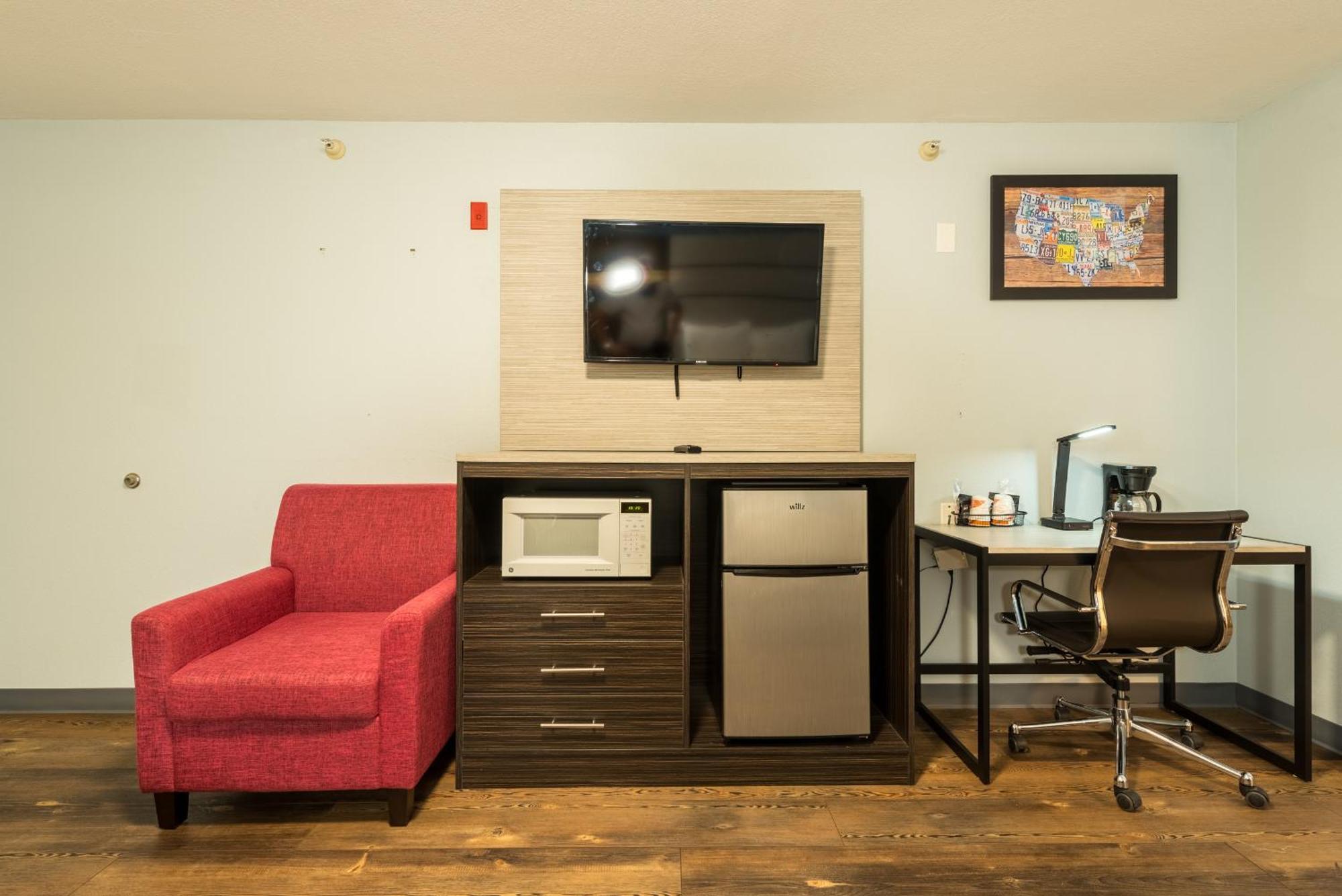 Queen Room with Two Queen Beds - Non-Smoking