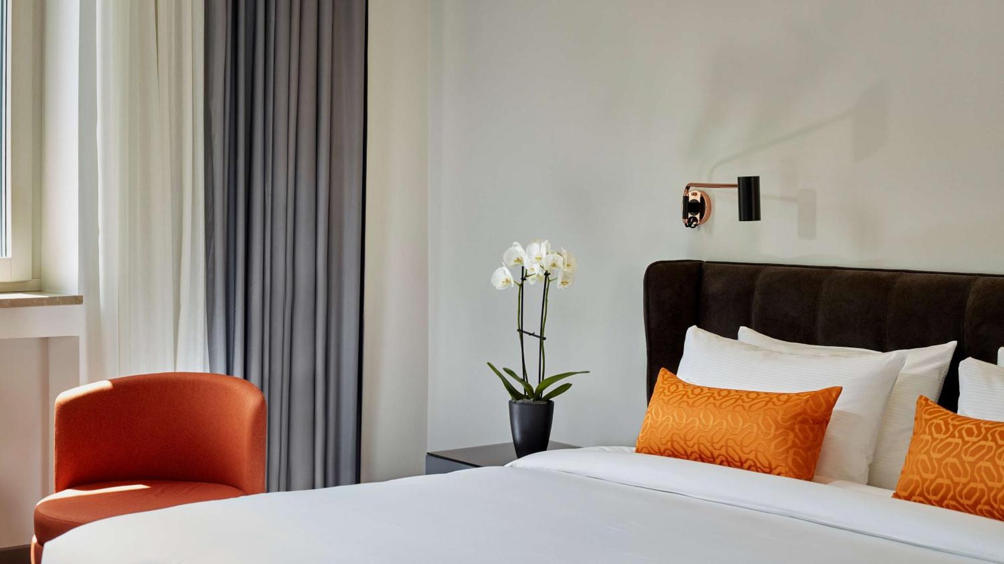 Executive King Room,1549777825:JPEG