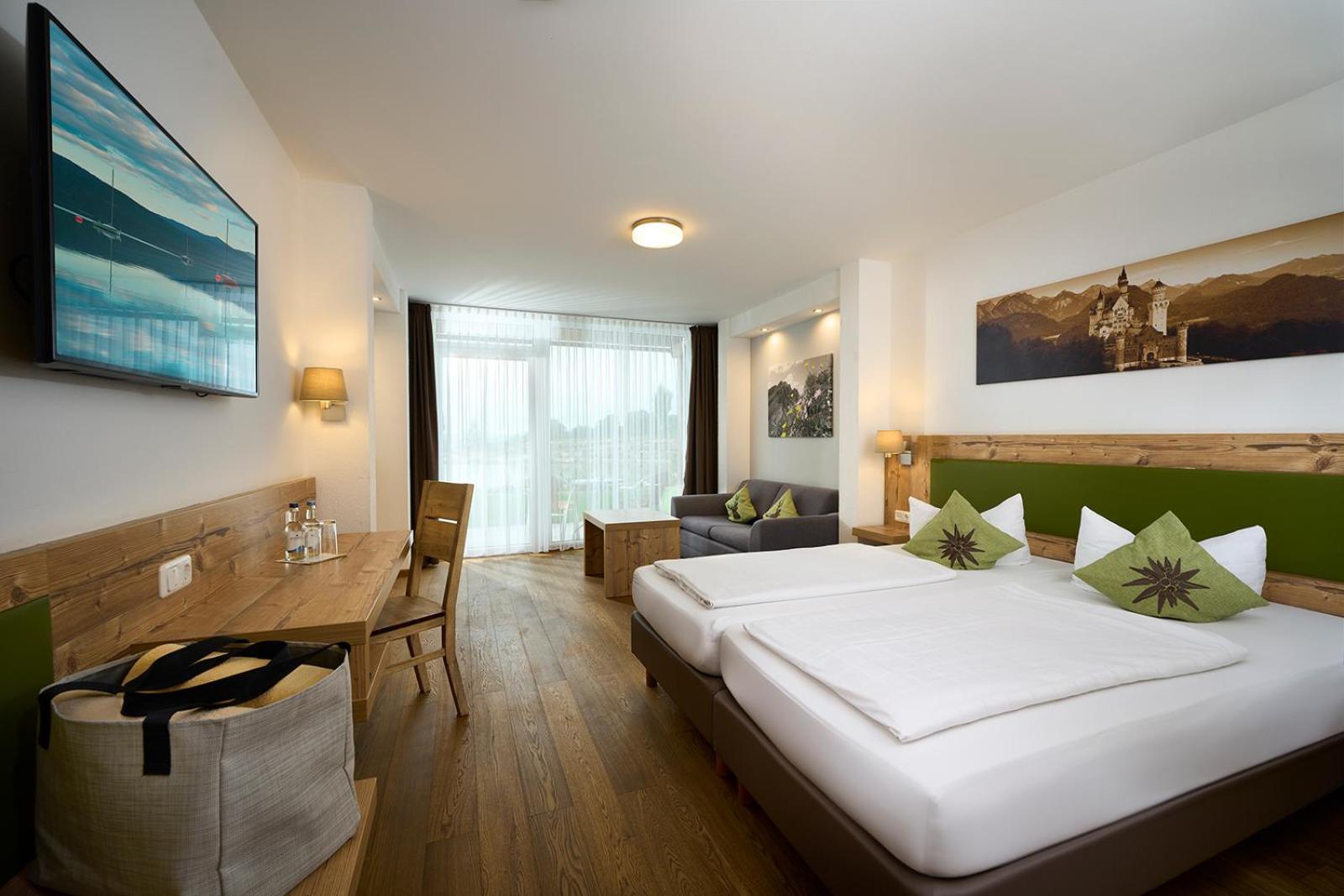Double Room Superior with Balcony/Terrace and Mountain View,786423969:JPEG