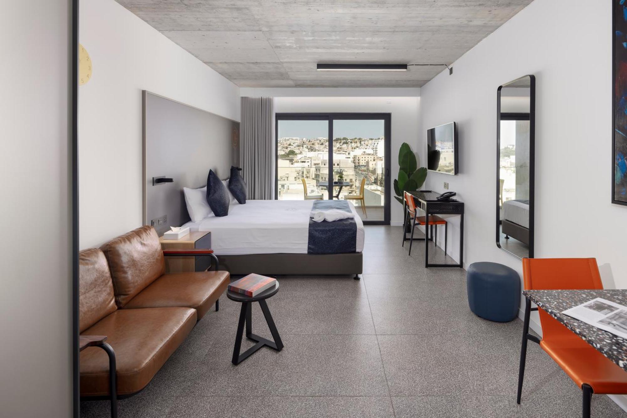 Executive Studio Suite