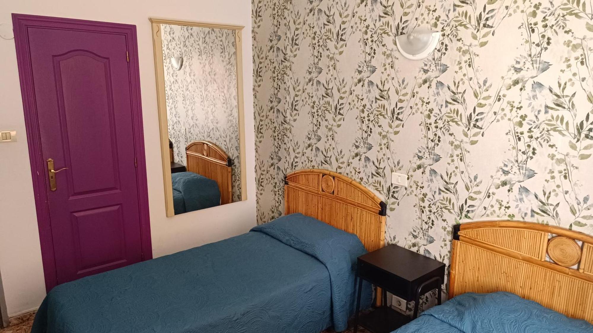 Twin Room Private Bathroom