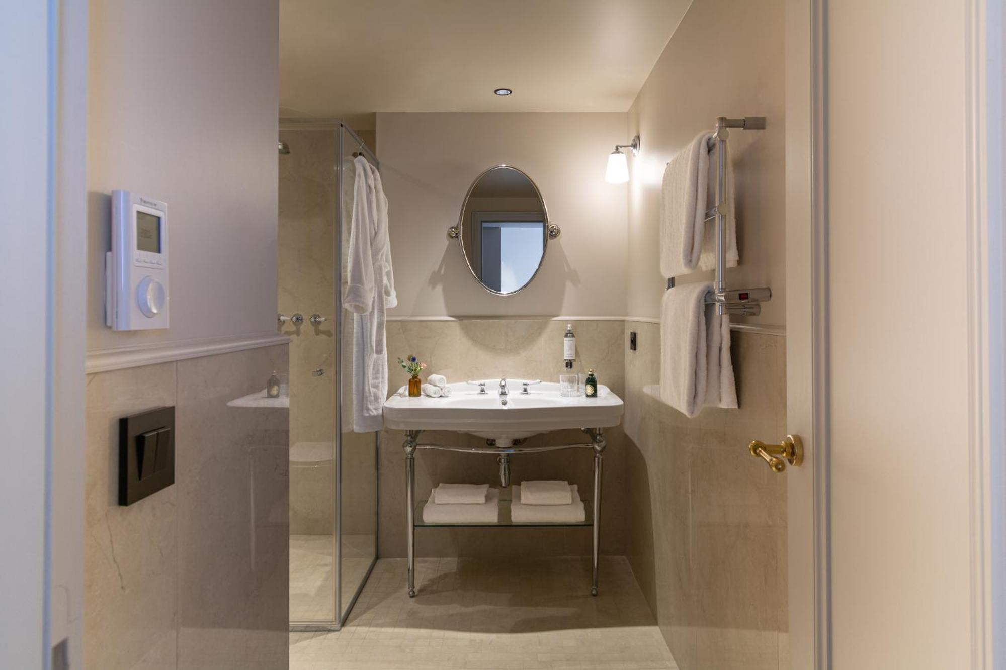 Suite with Terrace and Spa Access