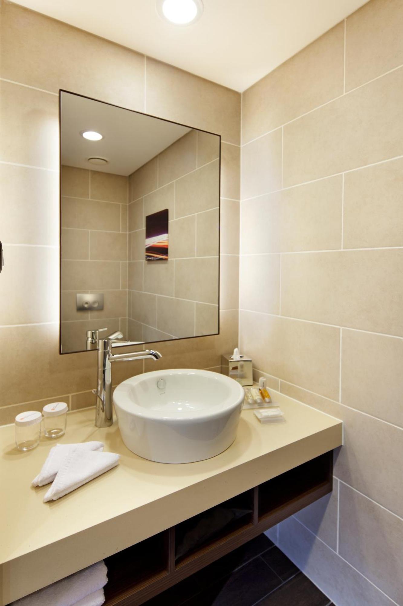 One-Bedroom King Suite,1549938421:JPEG