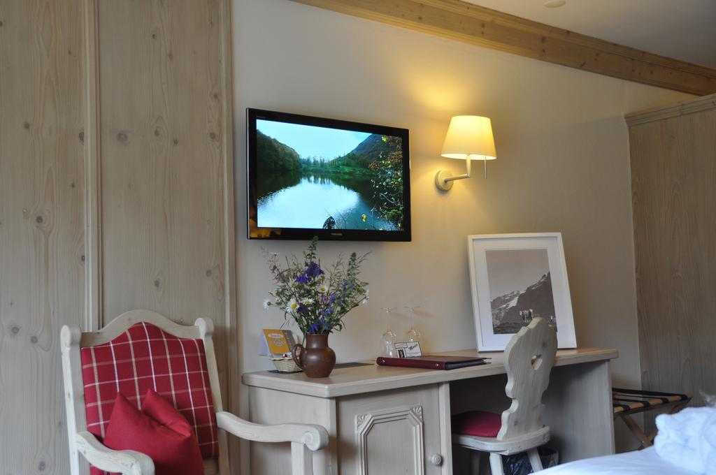 Double Room Eiger View,1549079509:JPEG