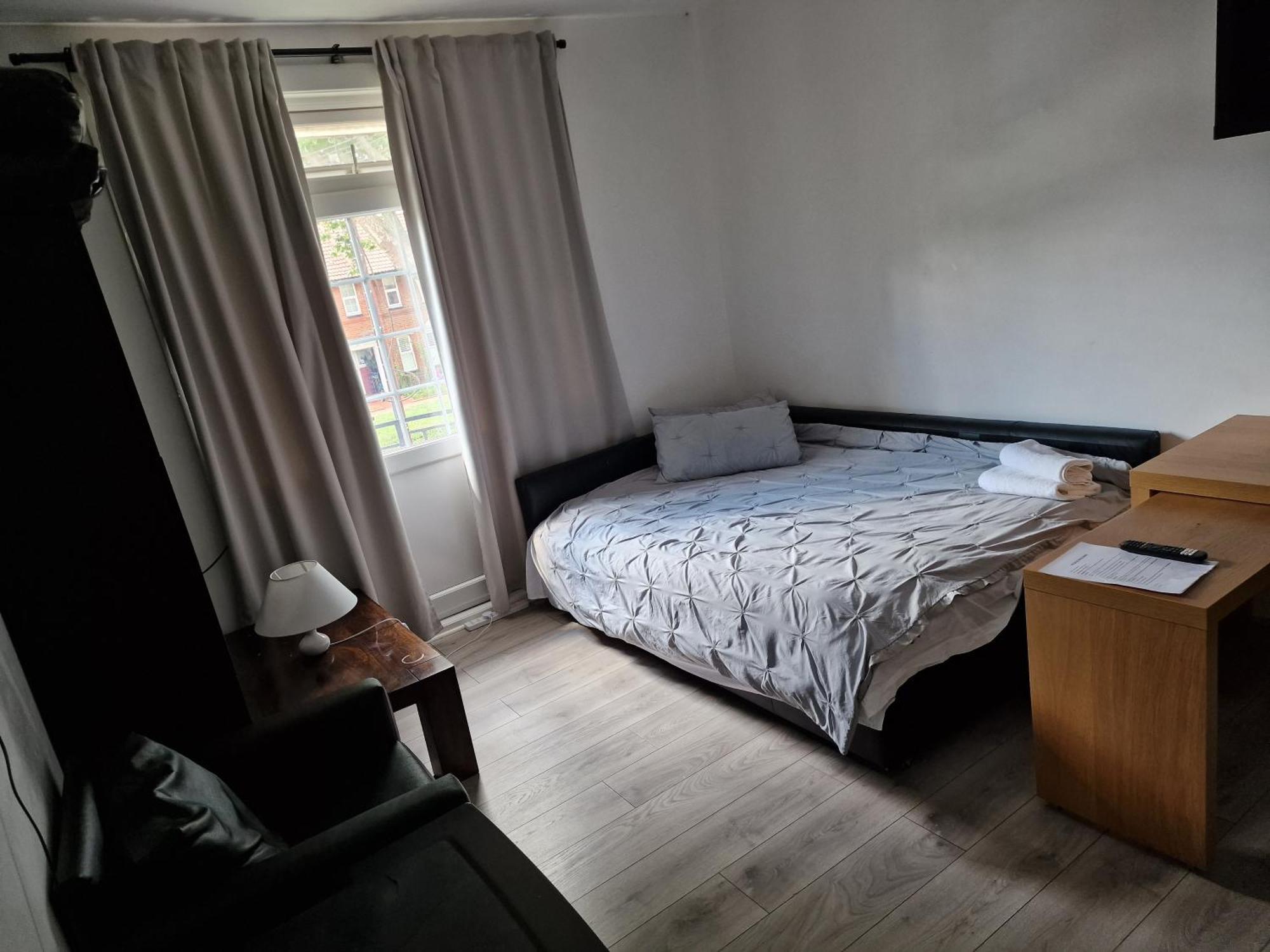 Large Double Room,1550020678:JPEG