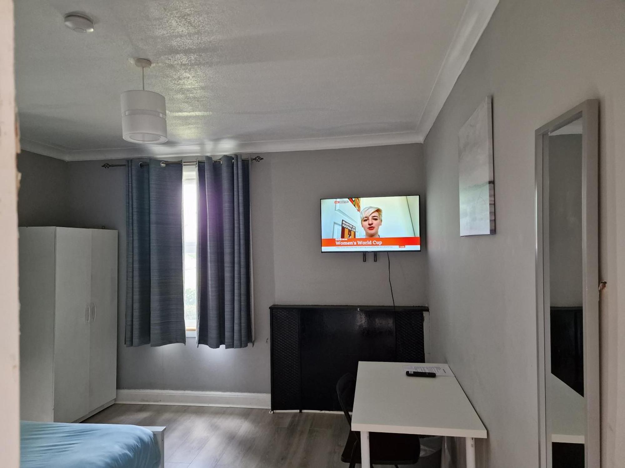 Double Room,1550032657:JPEG