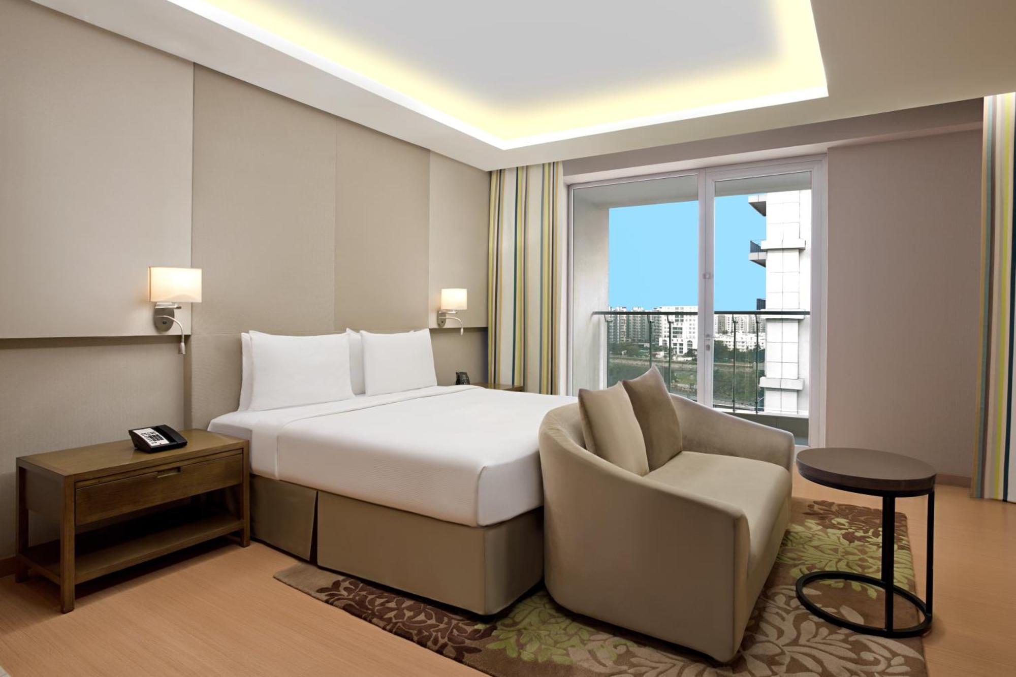 King Bed Studio with Balcony
