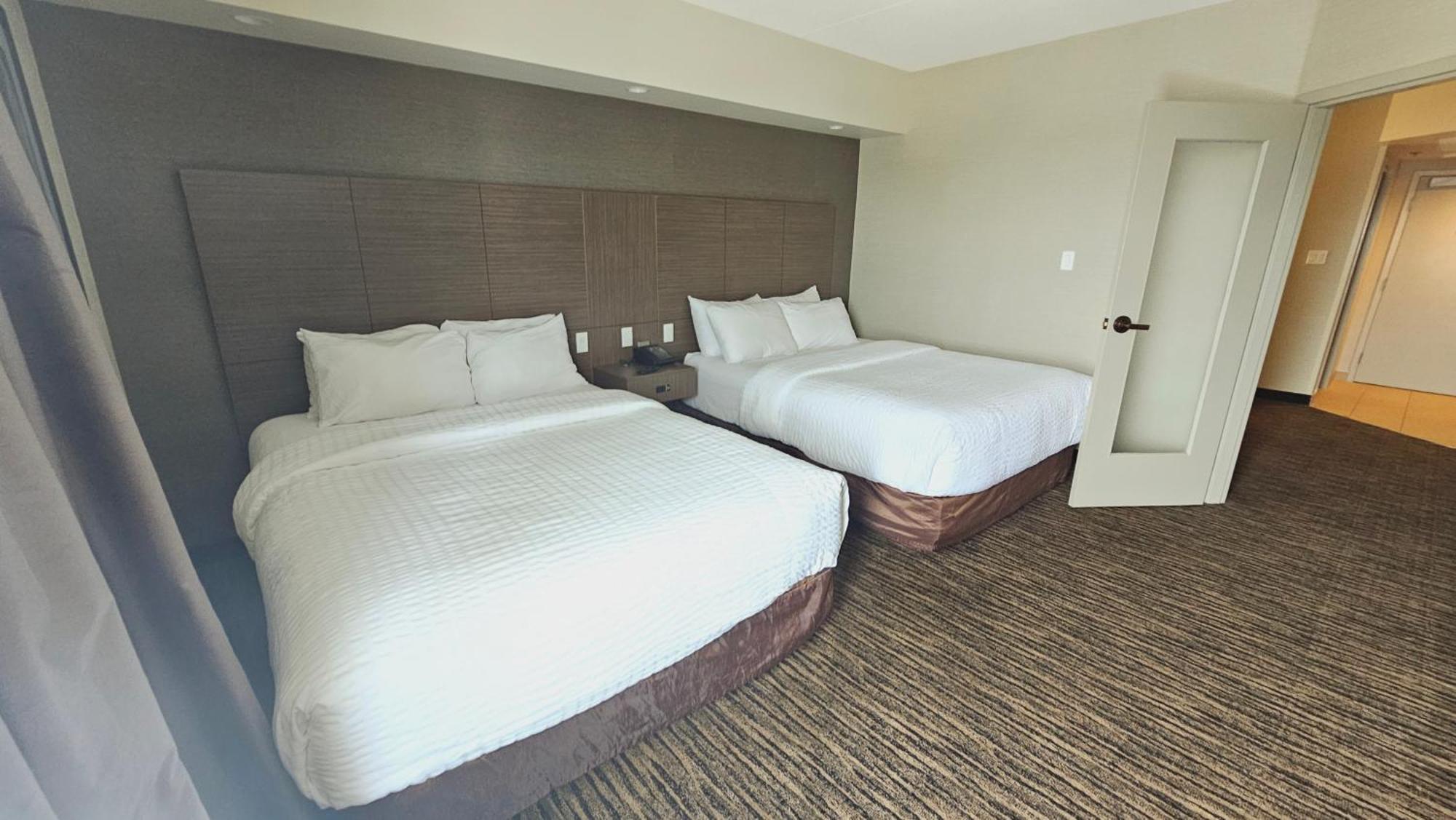 Queen Suite with Two Queen Beds and Sofa Bed - Non-Smoking
