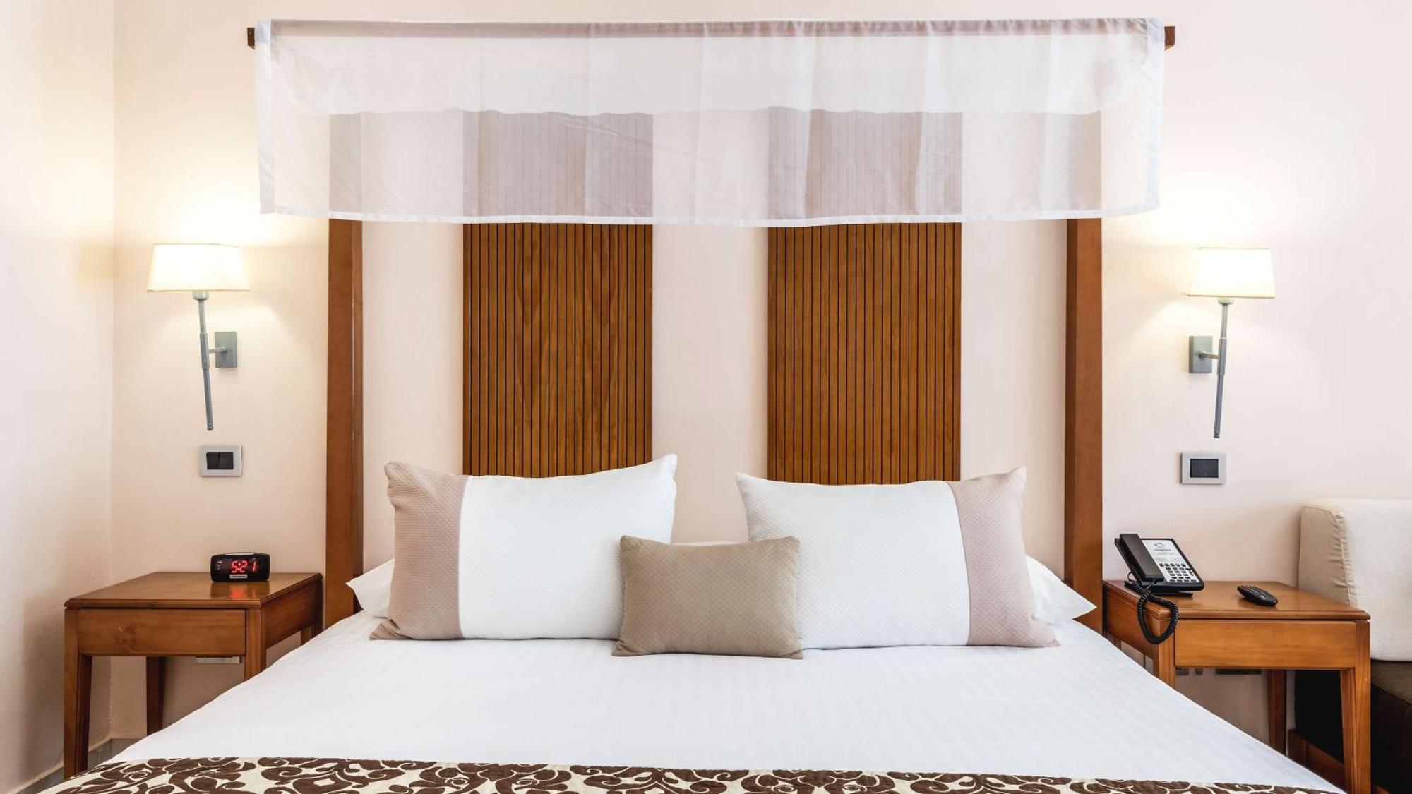 Superior Pool View Queen Beds