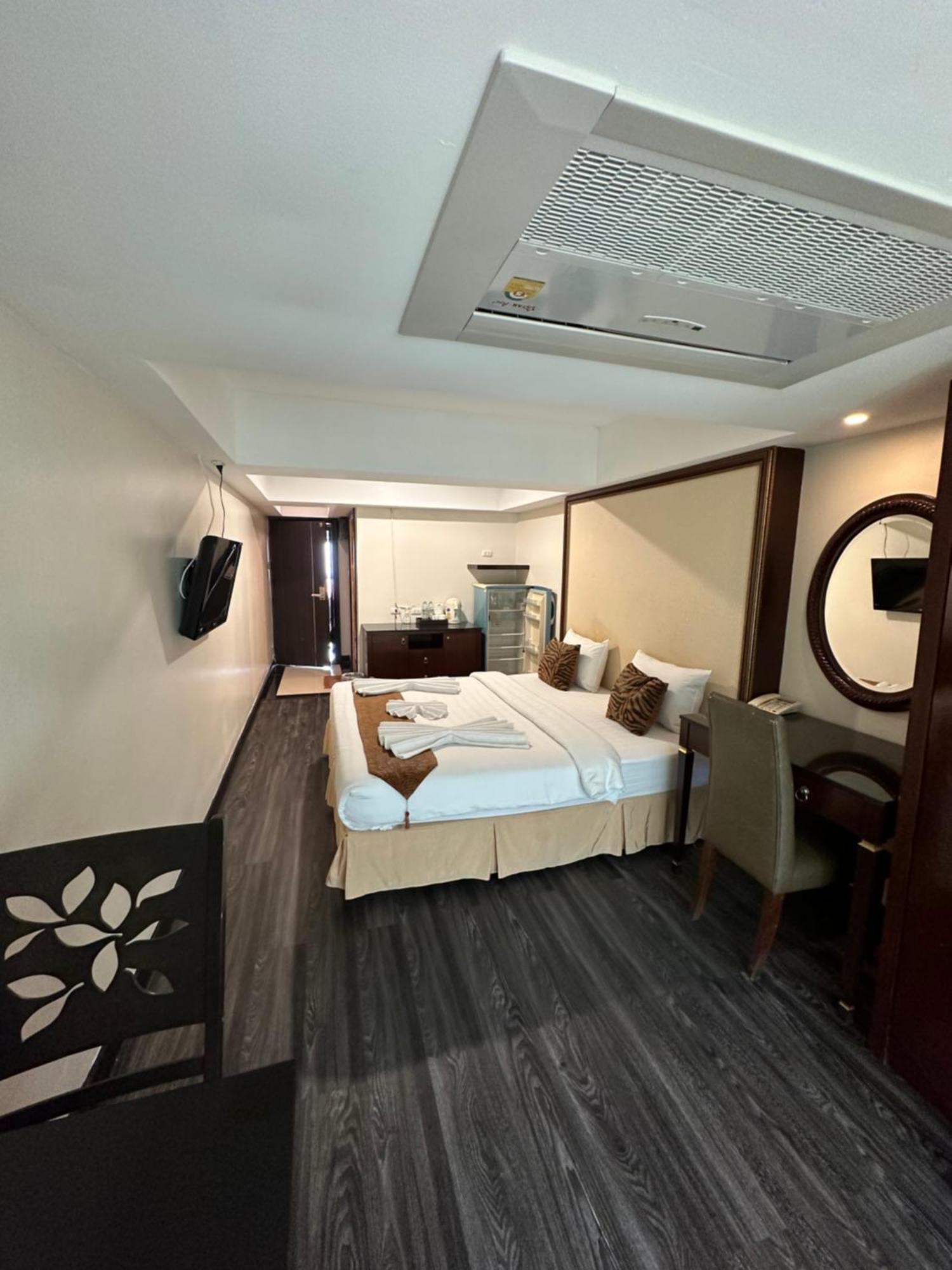 Junior Suite with Balcony