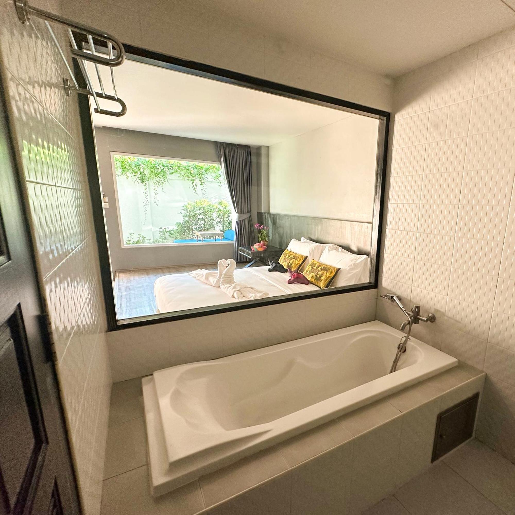 Deluxe Double Room with Shower