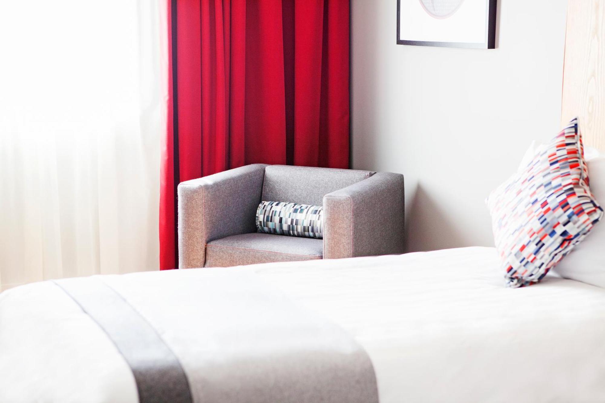 Twin Room,1550286352:JPEG