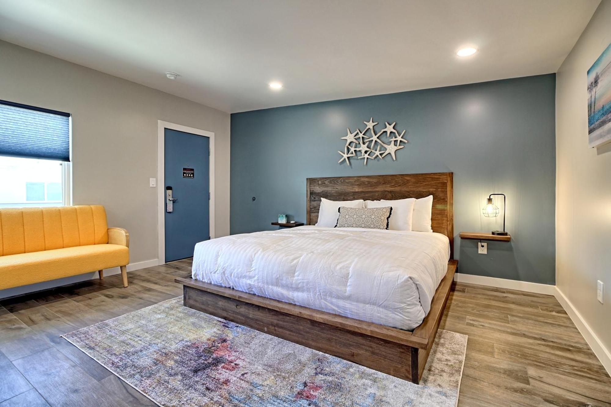 Deluxe King Room