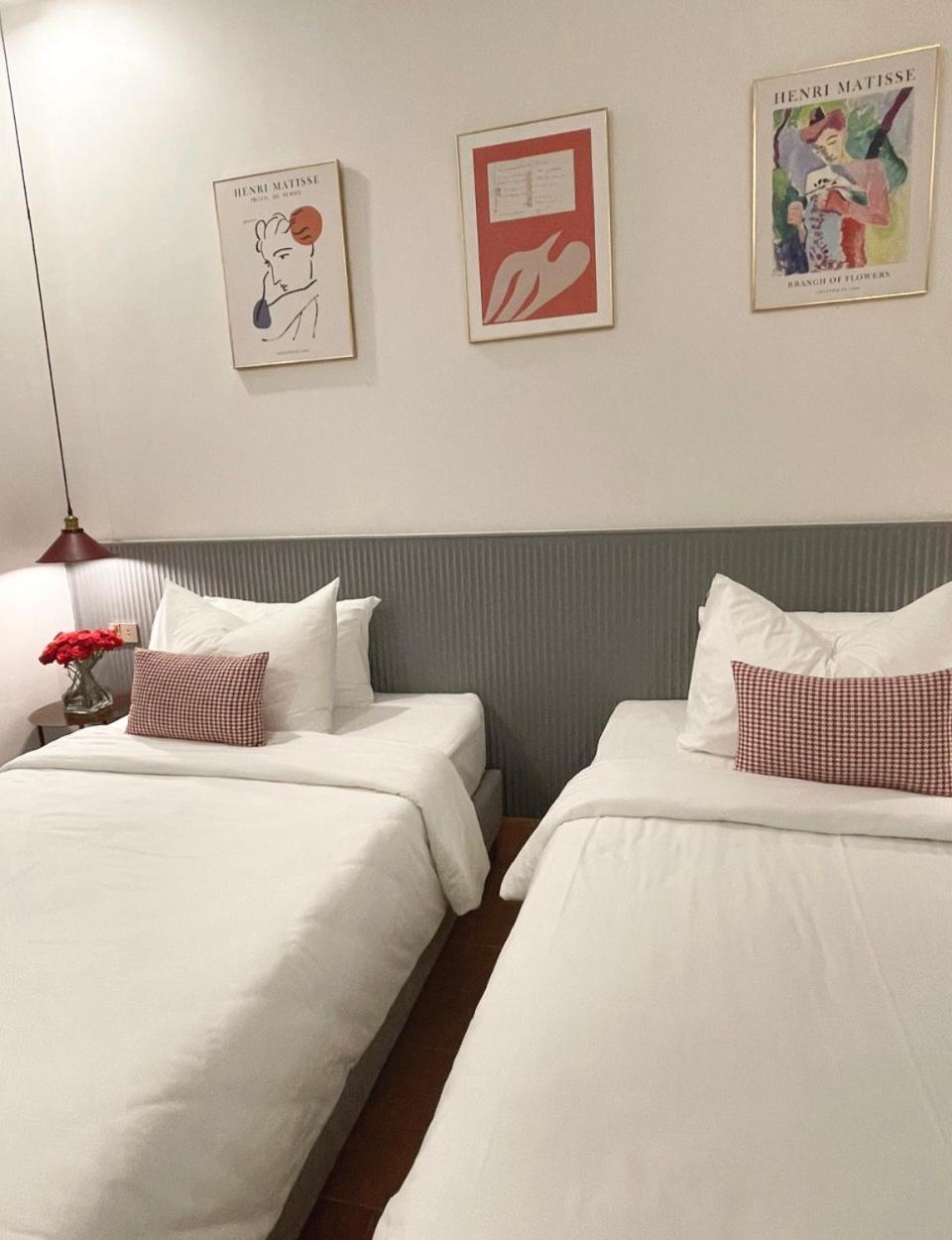Standard Twin Room with Shared Bathroom