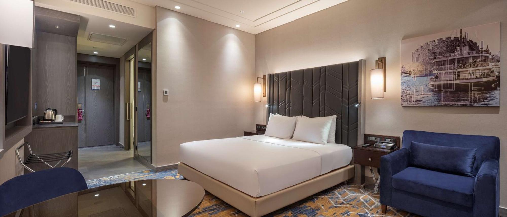 King Guest Room,1550380303:JPEG