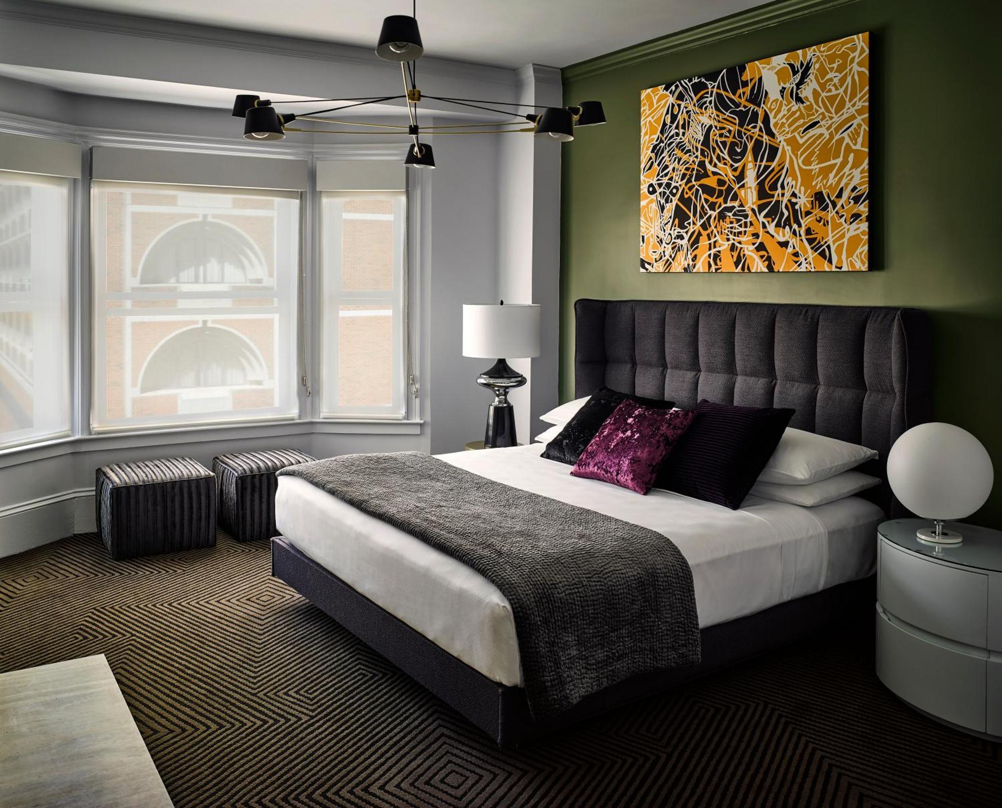 Deluxe King Suite