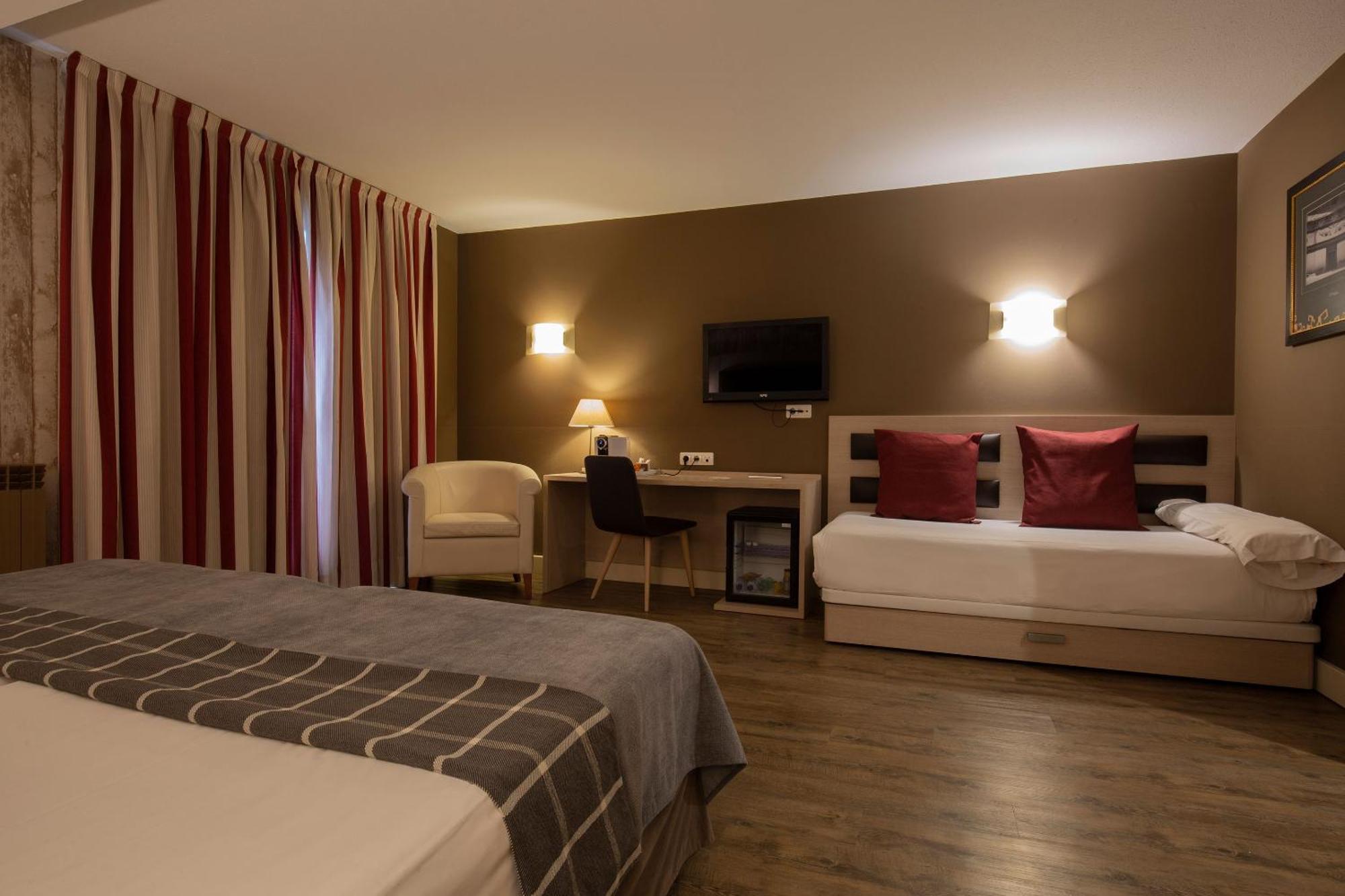 Triple Room,1550495506:JPEG