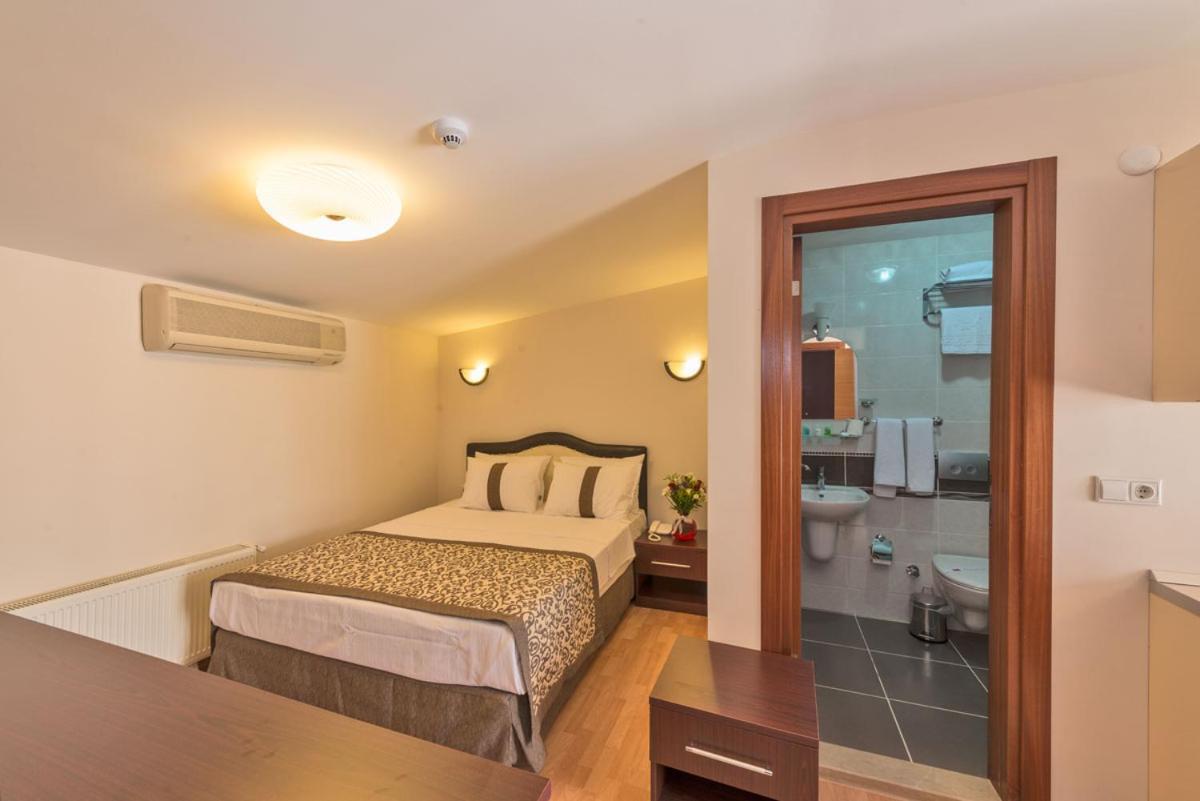 Suite with Terrace,1550603416:JPEG
