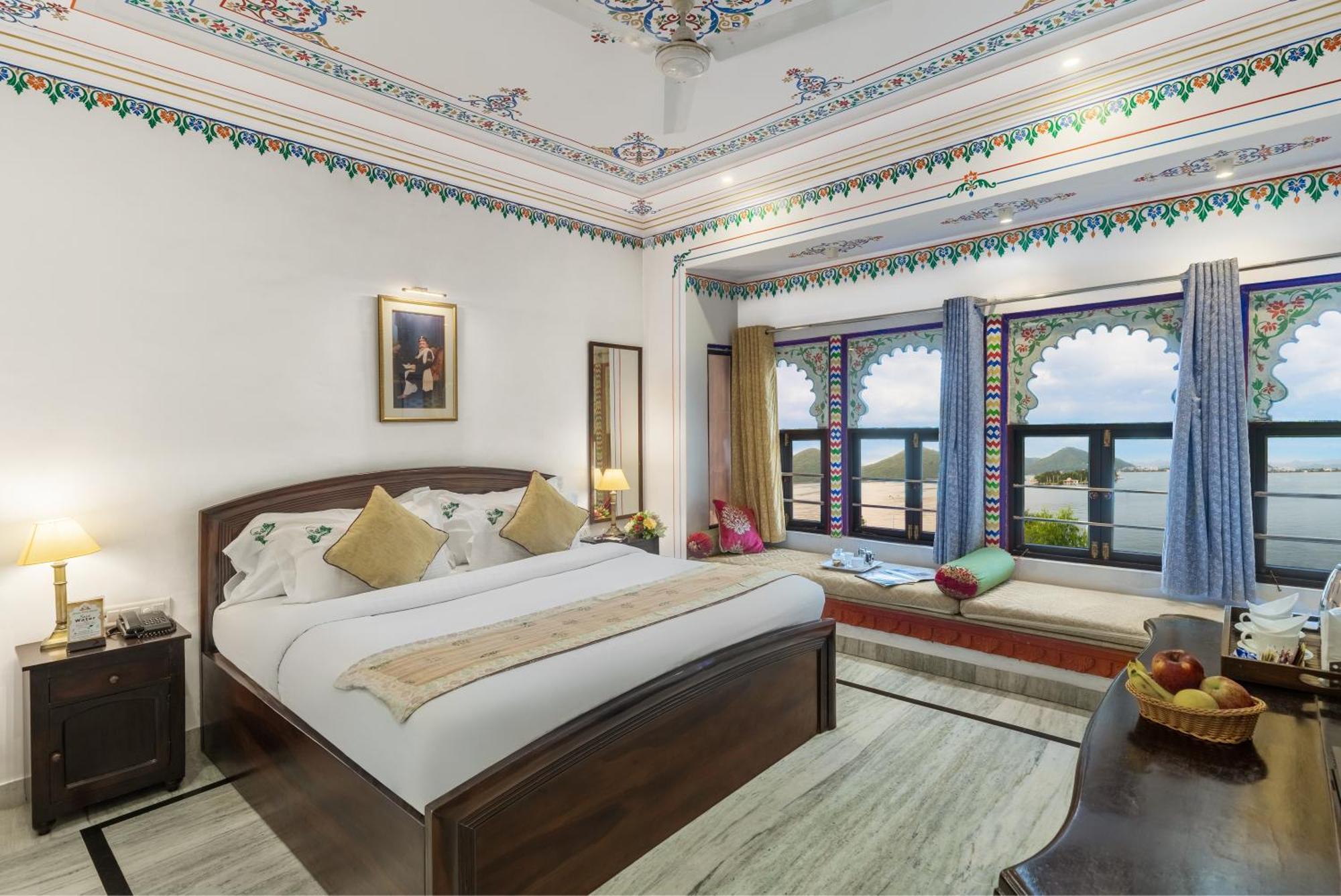 King Room with Lake View:  Early Check-In upto 2 hours (subject to availability), Complimentary Welcome Drink on arrival, 10% off on Food & Beverages at F&B outlets