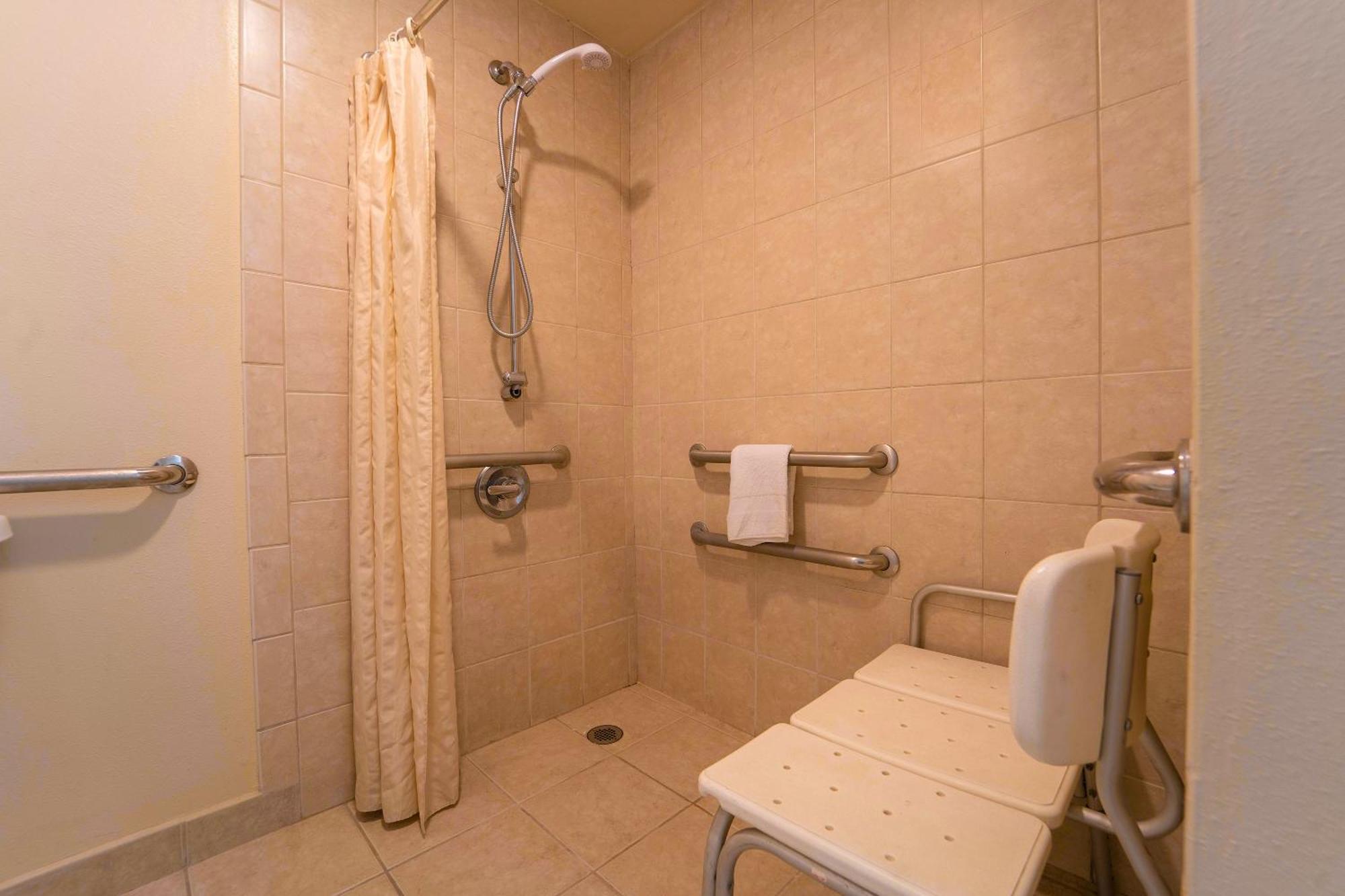 2 Full Bed Accessible