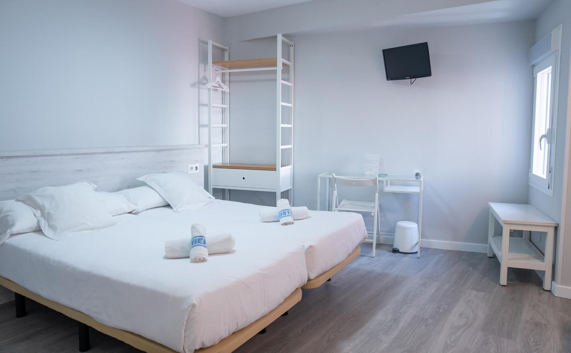 Quadruple Room with Private Bathroom