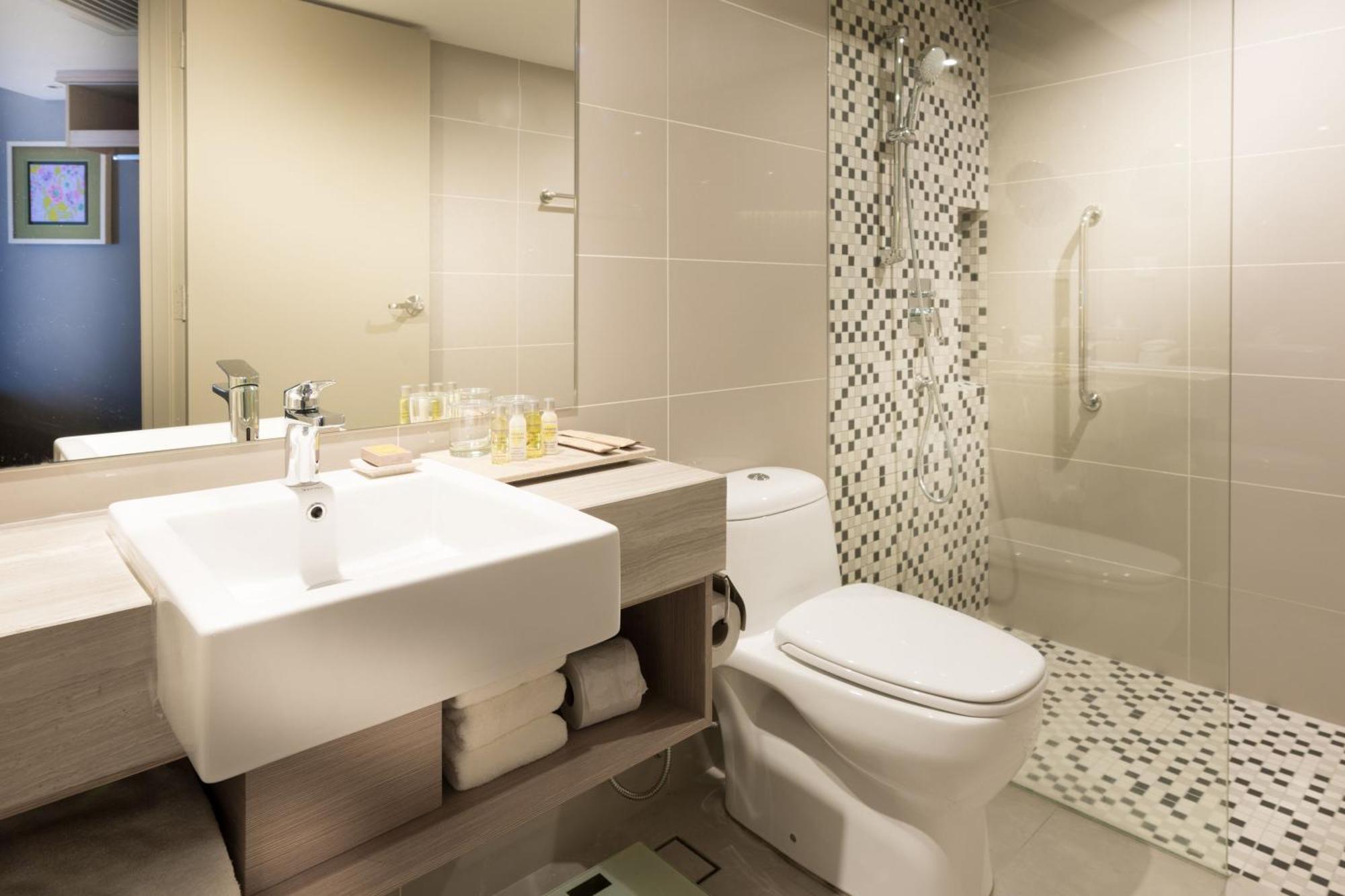 Premier Zimmer mit Kingsize-Bett, Balkon und Meerblick