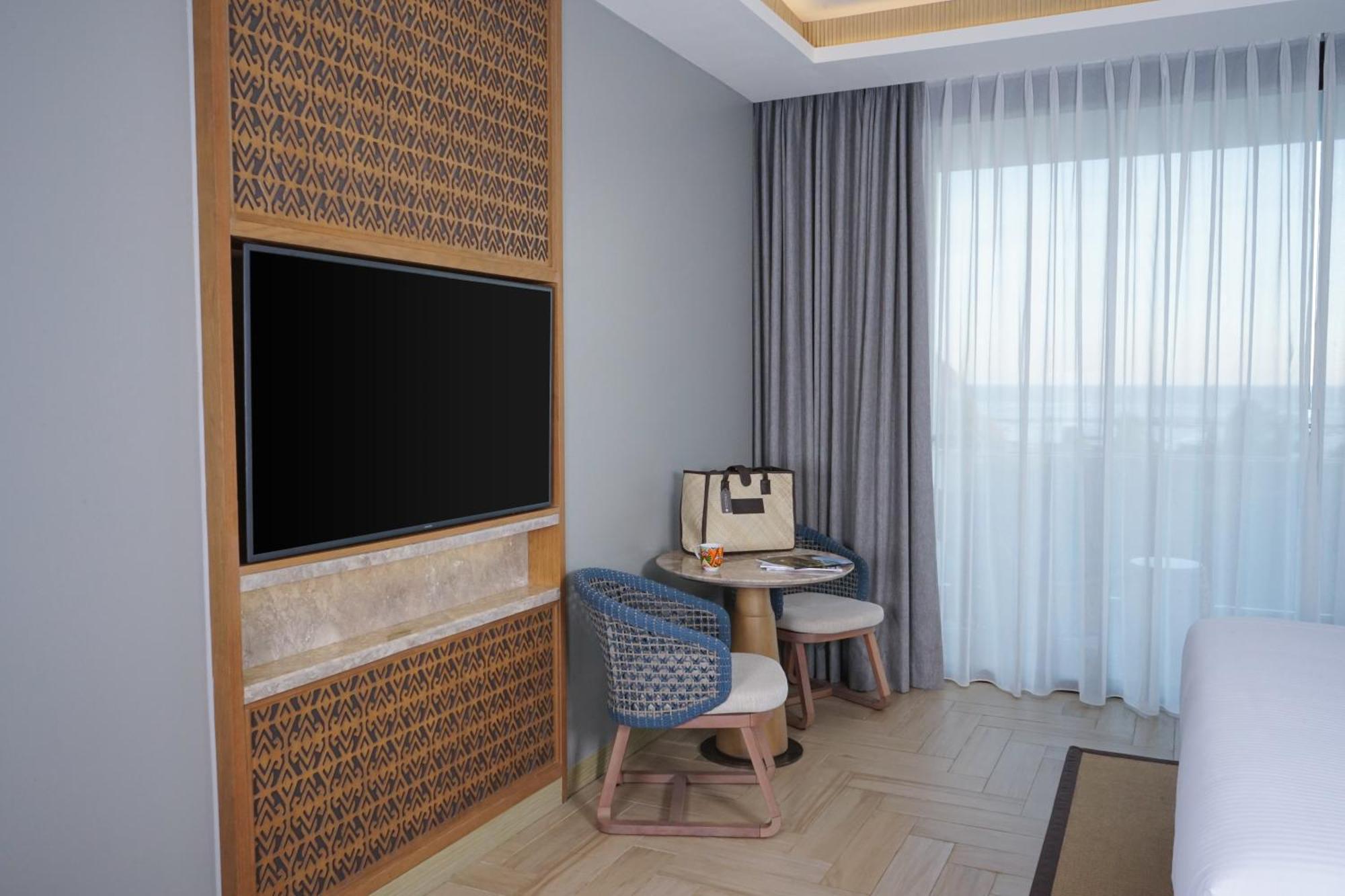 Deluxe Twin Room with Balcony and Ocean View