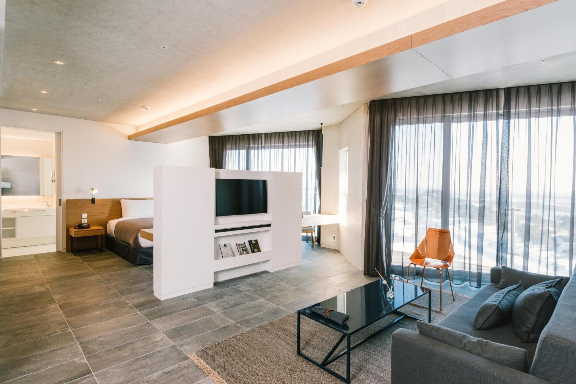 Studio Suite - Sea View with Breakfast for 2, Swimming Pool Access for 2 and Amenity,1687488170:JPEG