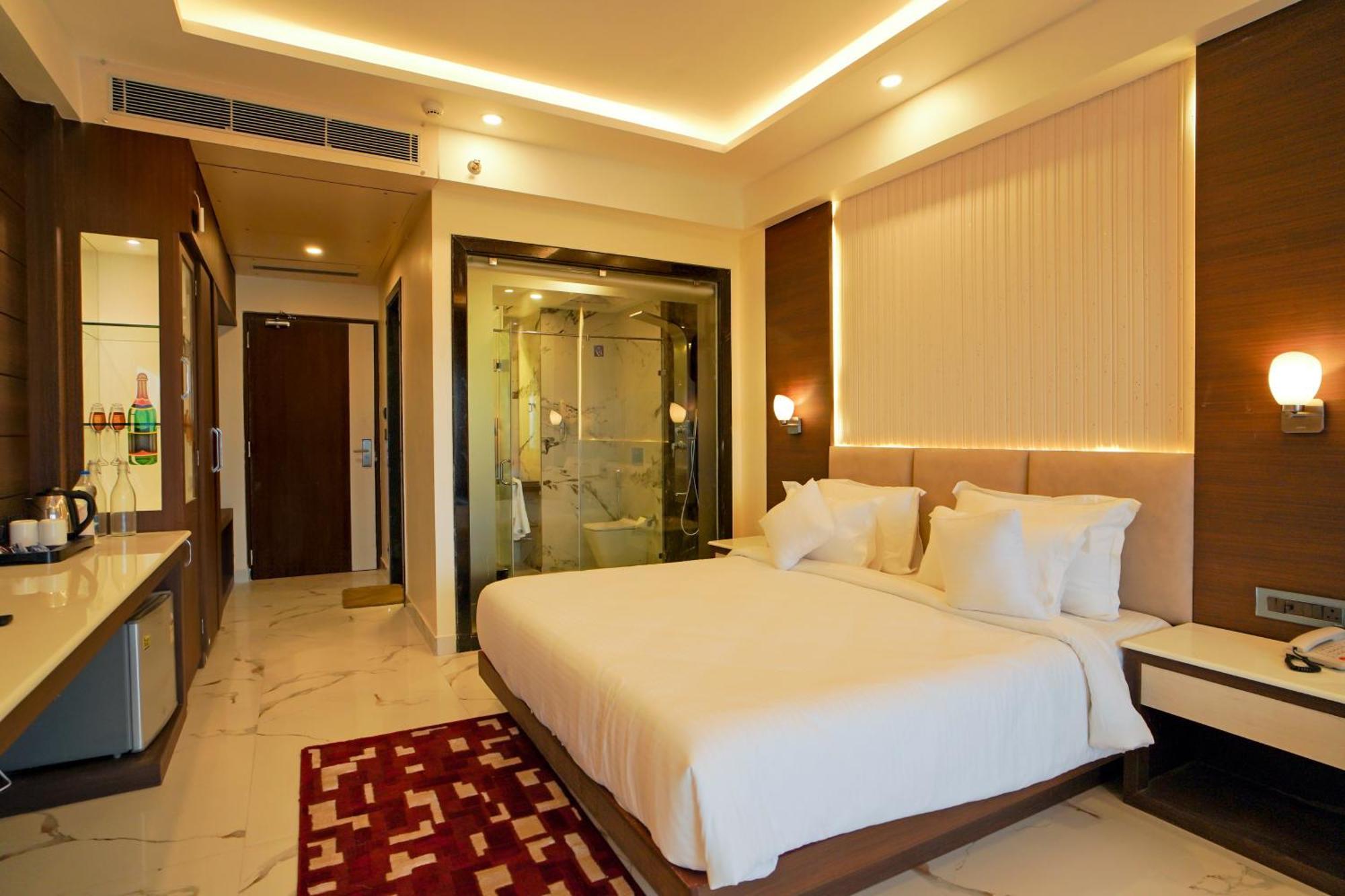 Double Room with Pool View