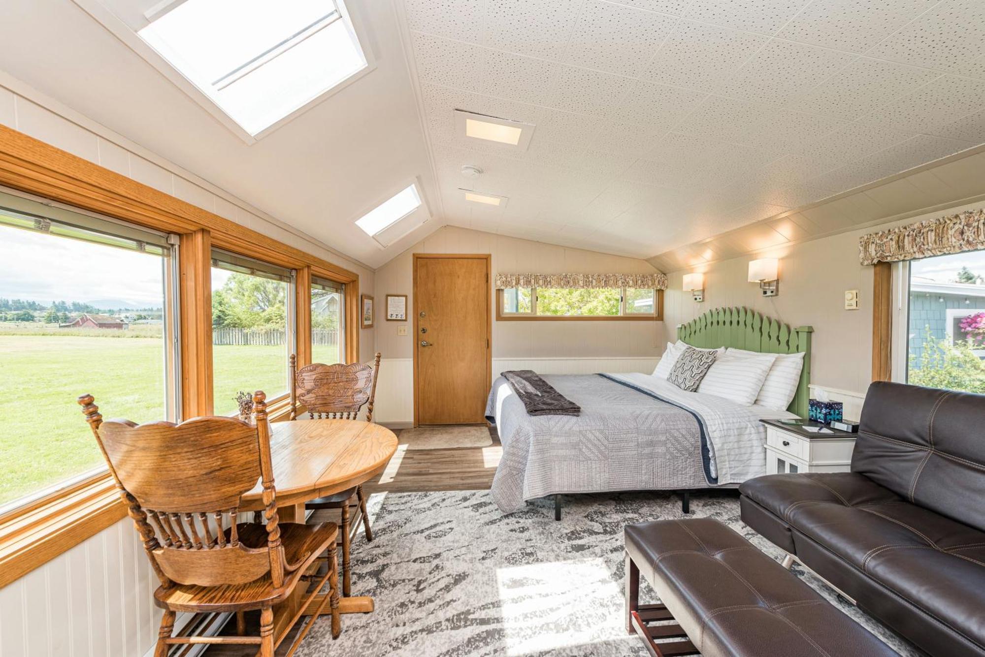 Cottage with Garden View