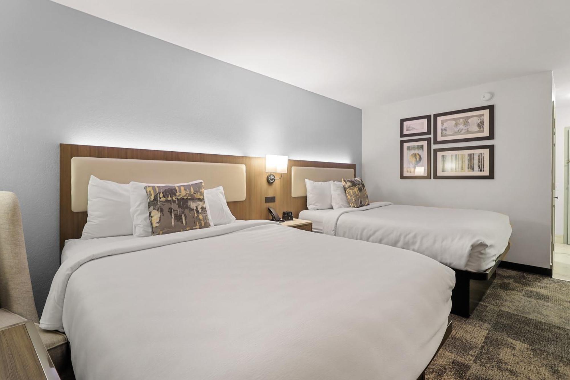 Double Room with Two Double Beds and Bath Tub - Mobility Accessible/Non-Smoking