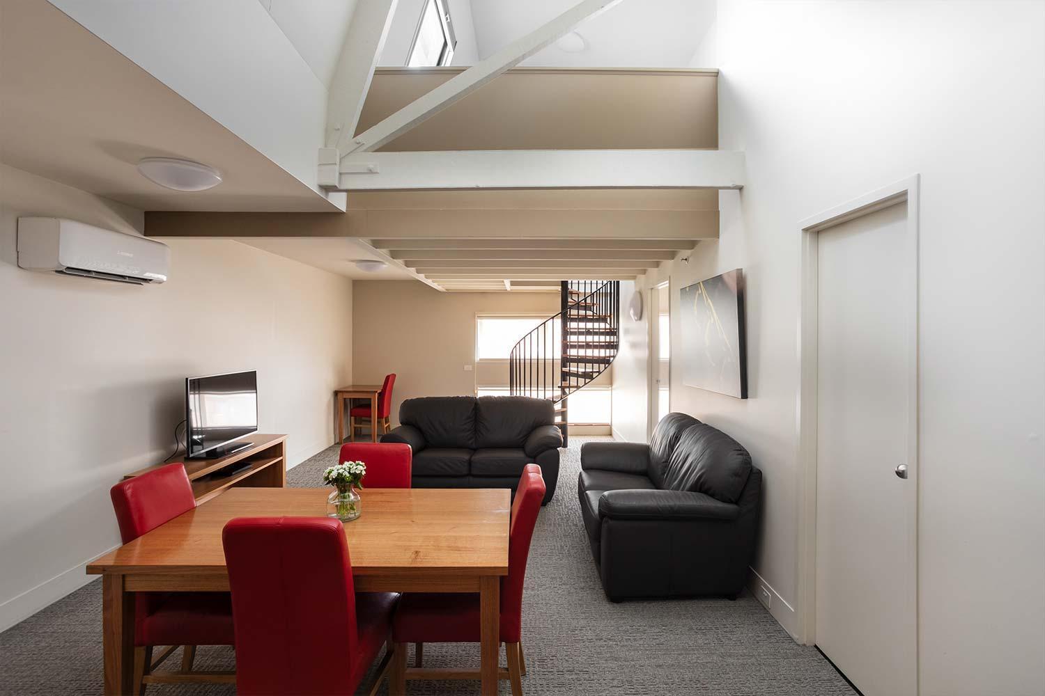 Two Bedroom Loft Apartment High Speed WiFi,1574701988:JPEG