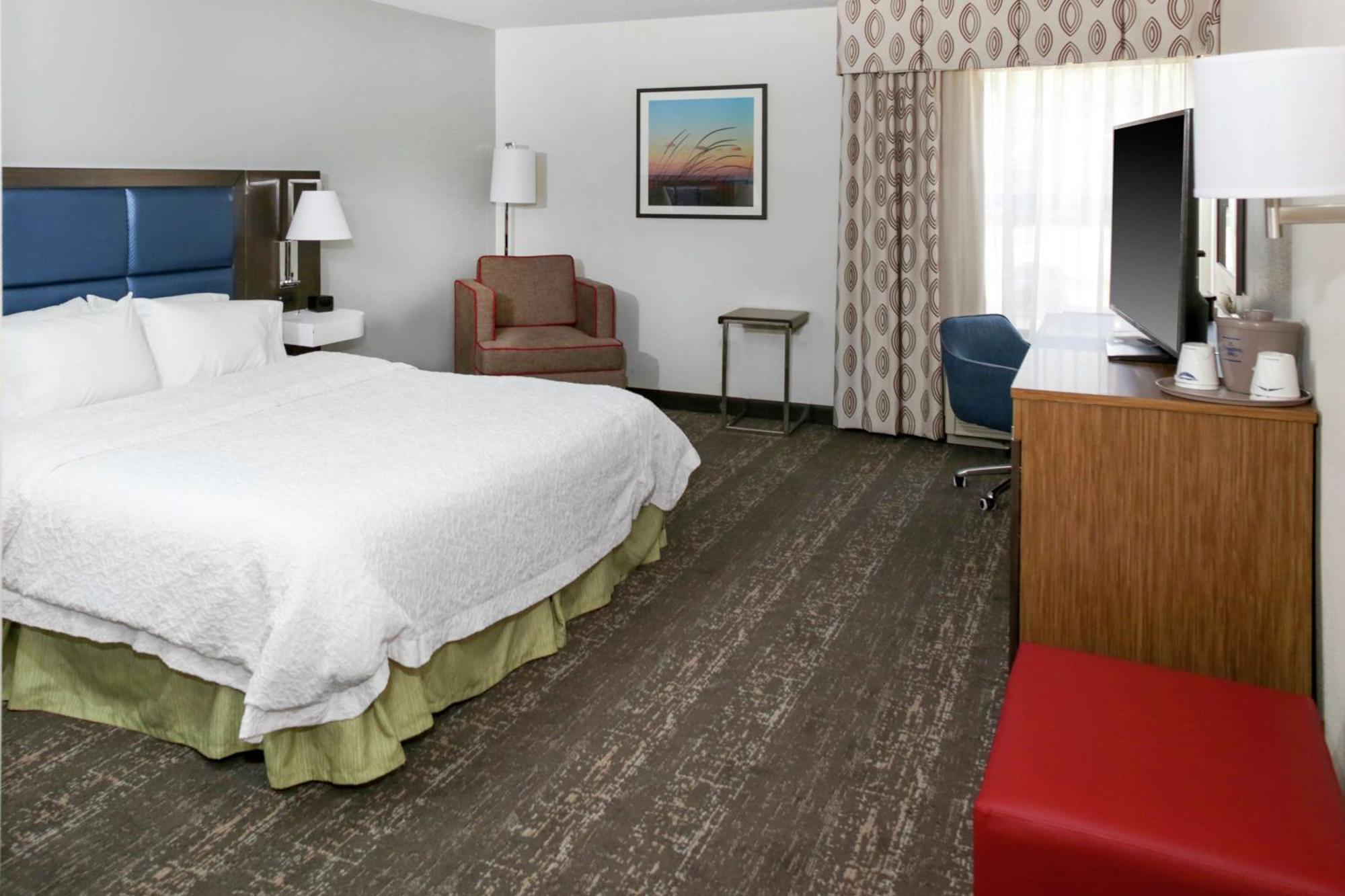 King Room with King Bed - Non-Smoking