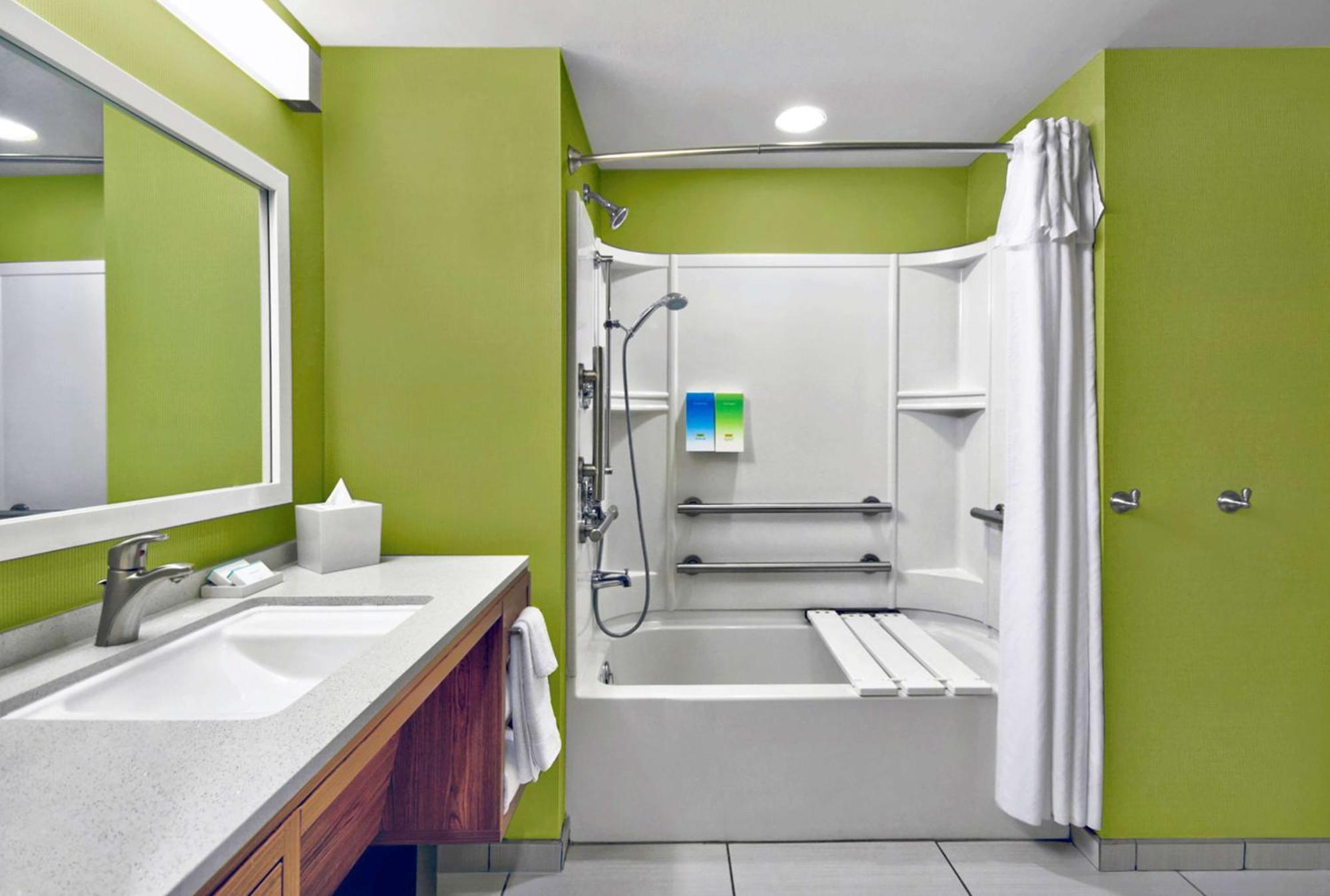 Queen Studio with Two Queen Beds - Mobility Access/Non-Smoking