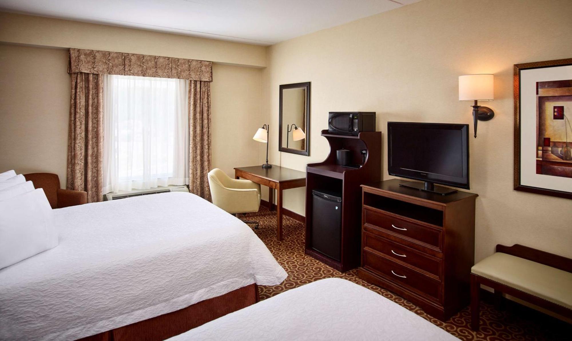 Room with Two Queen Beds - Non-Smoking