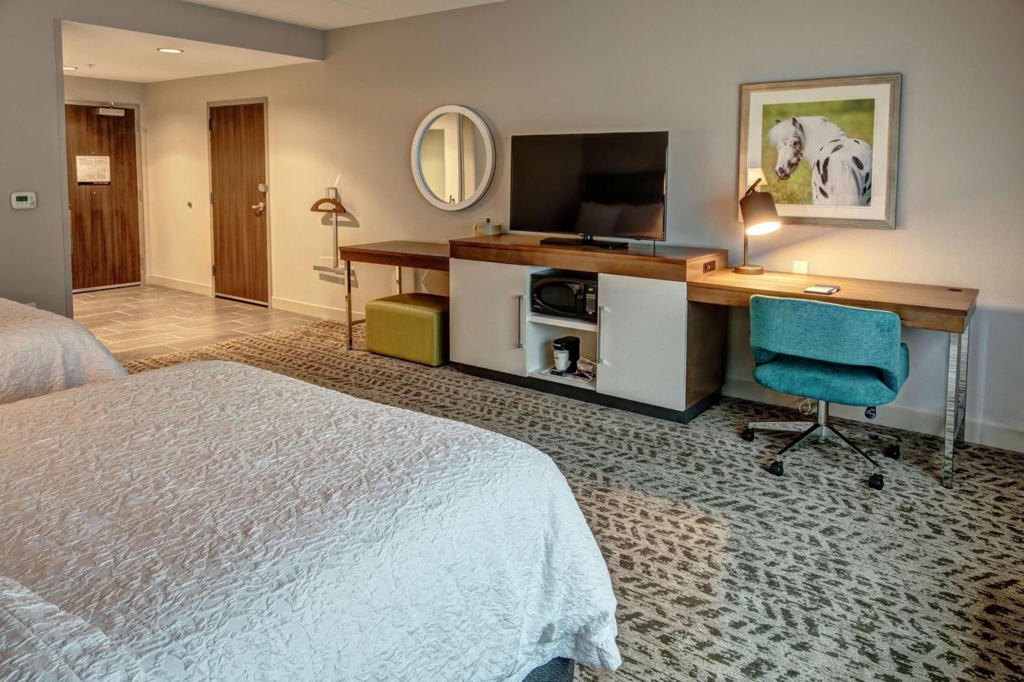 Queen Room with Two Queen Beds - Mobility Access/Non-Smoking