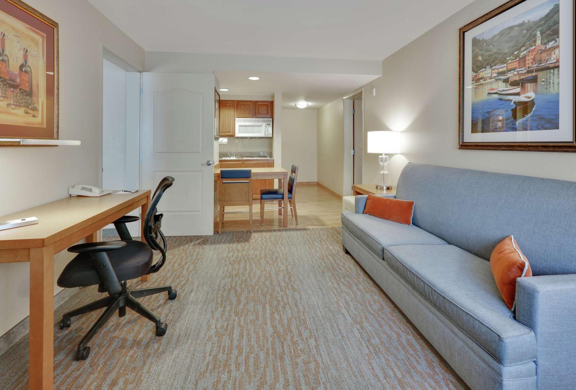 Two Bedroom Suite One King Two Queen Beds Non-Smoking