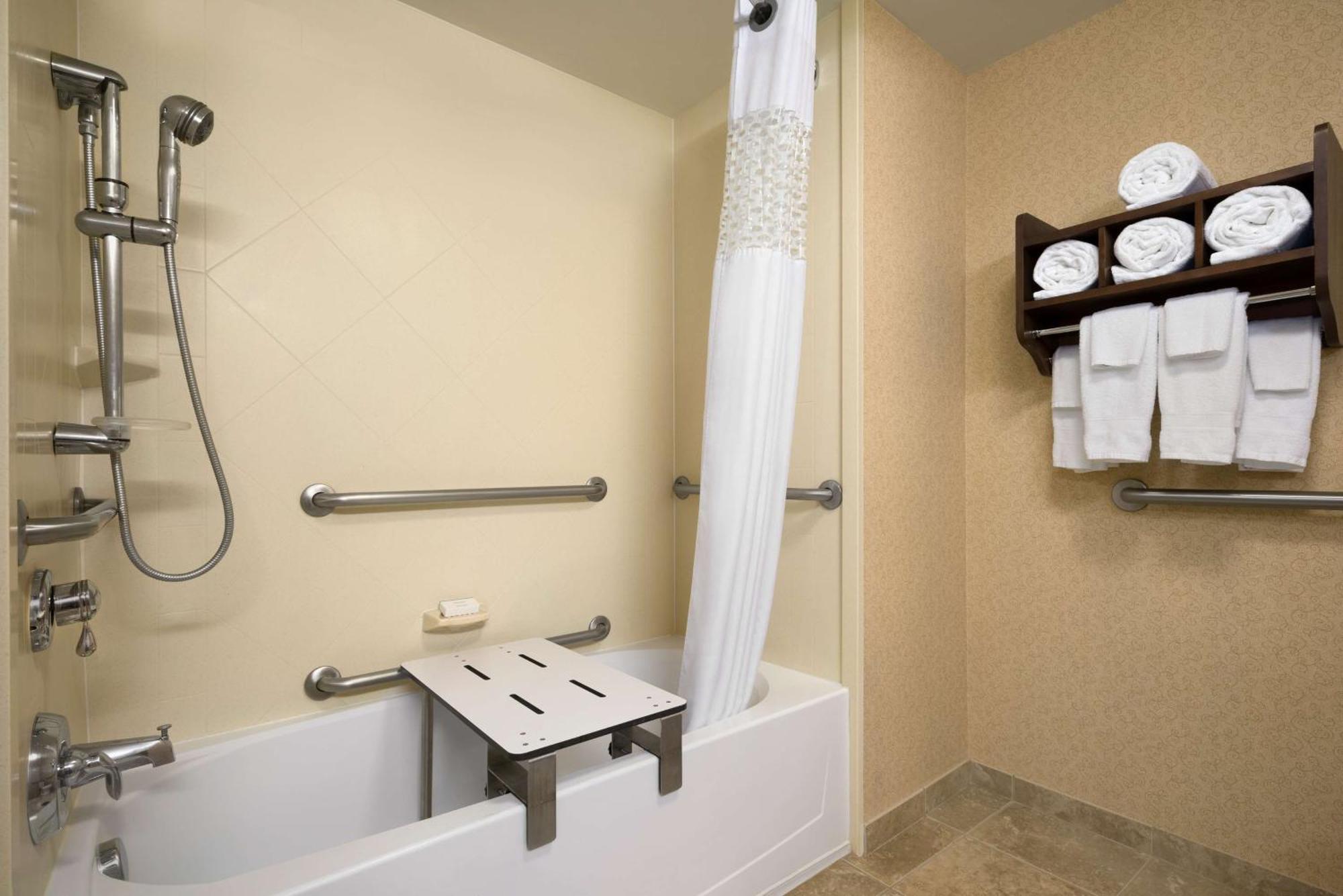 King Room with Accessible Tub - Mobility and Hearing Access/Non-Smoking