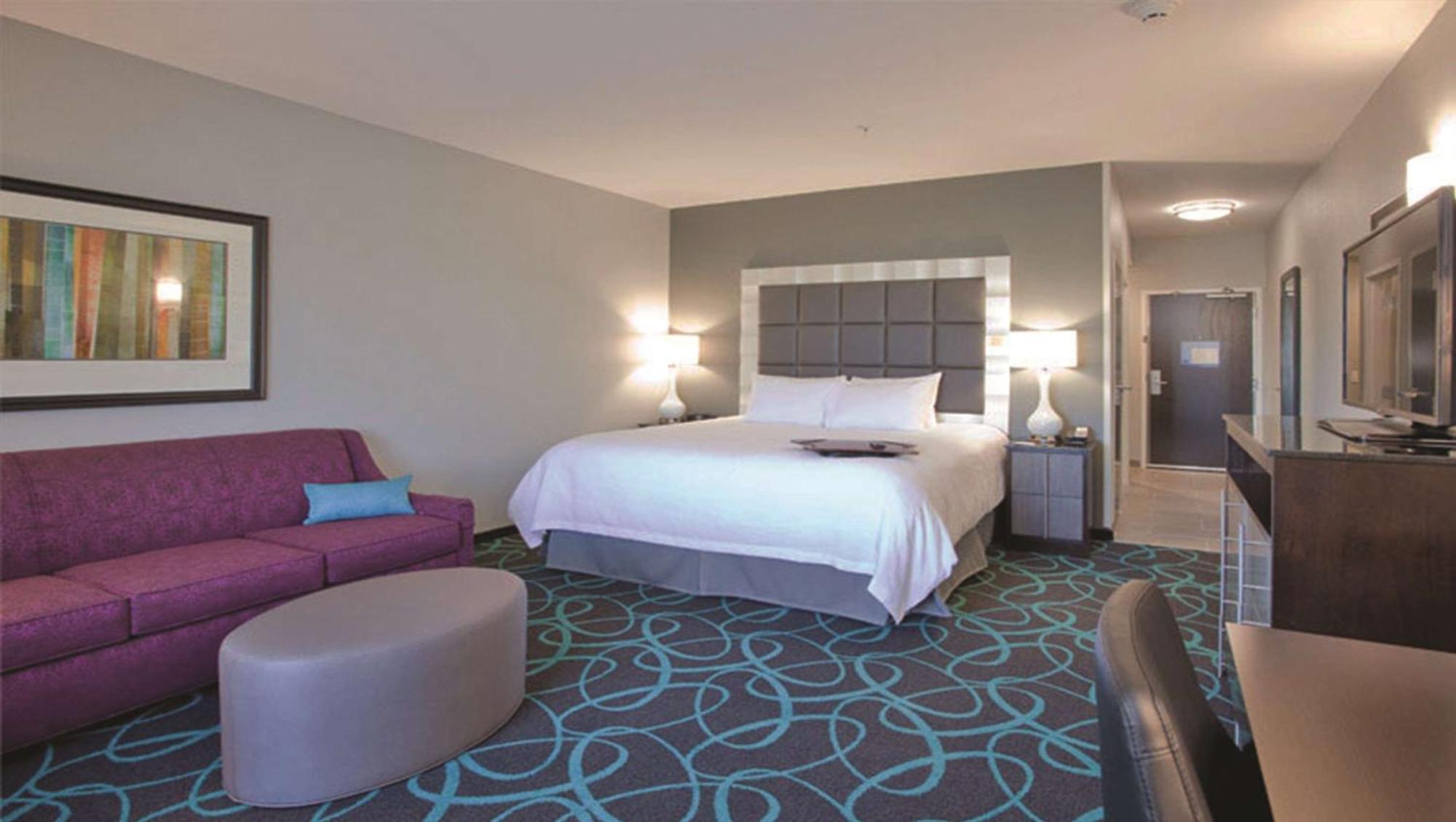 King Room with Sofa Bed - Non-Smoking