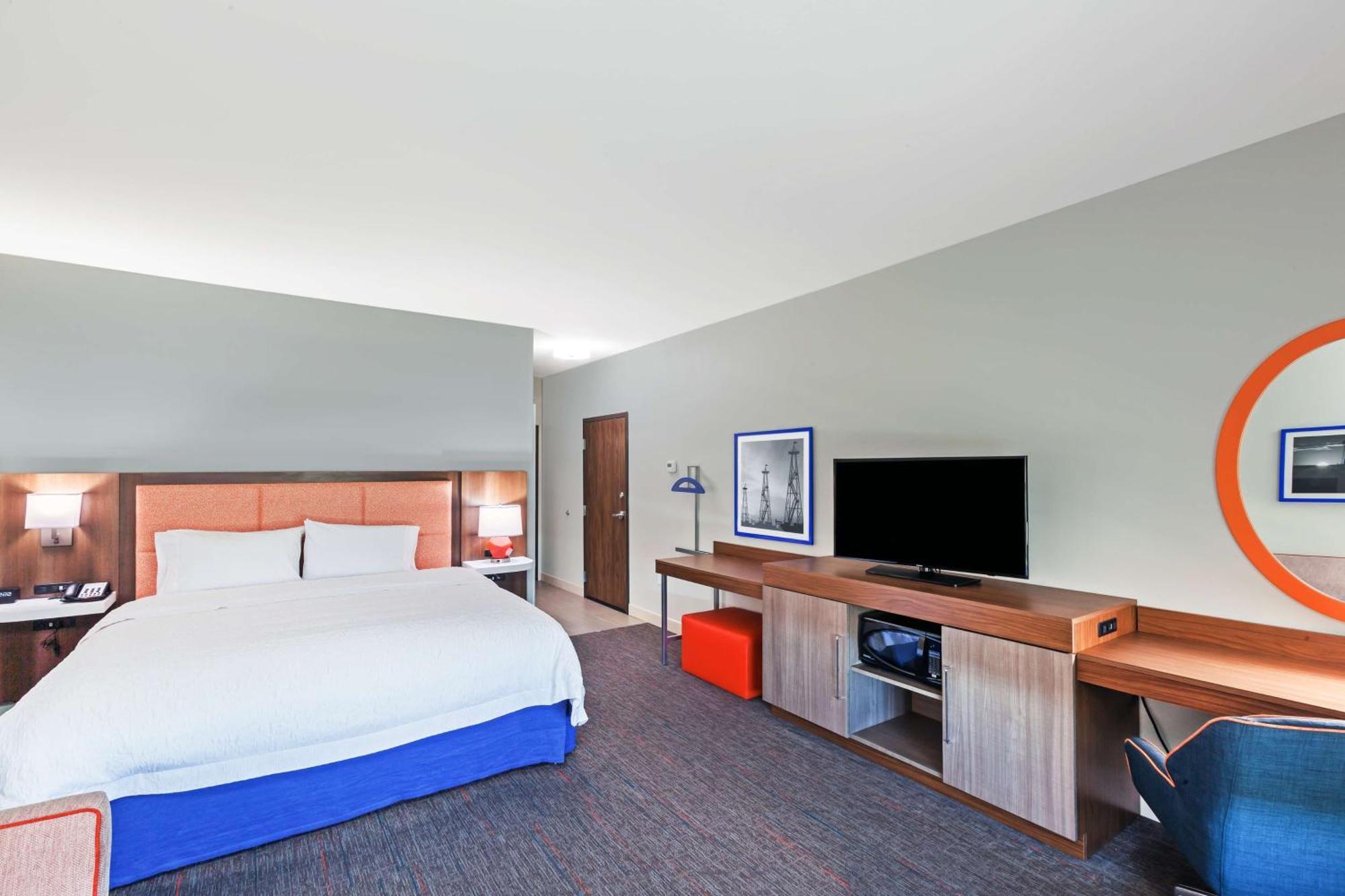 King Room with Sofa Bed - Non-Smoking