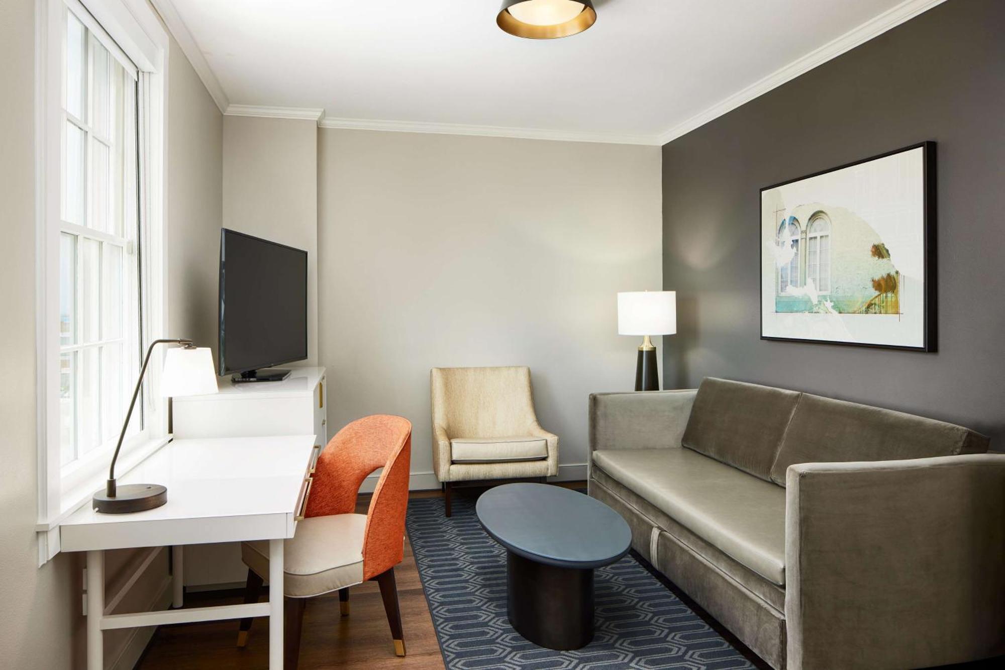 One-Bedroom King Suite