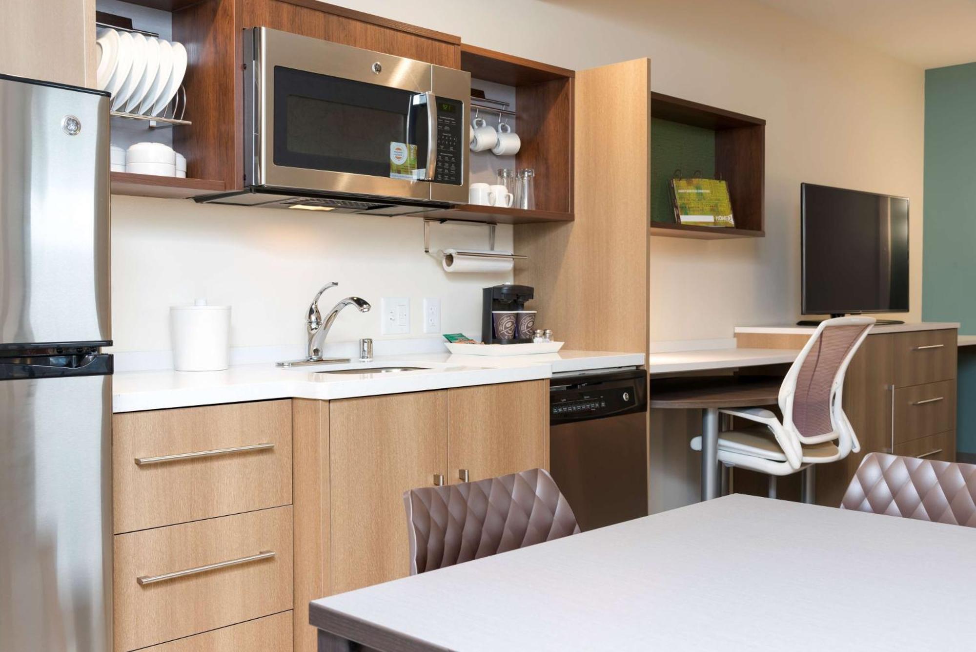 One-Bedroom King Suite - Non-Smoking