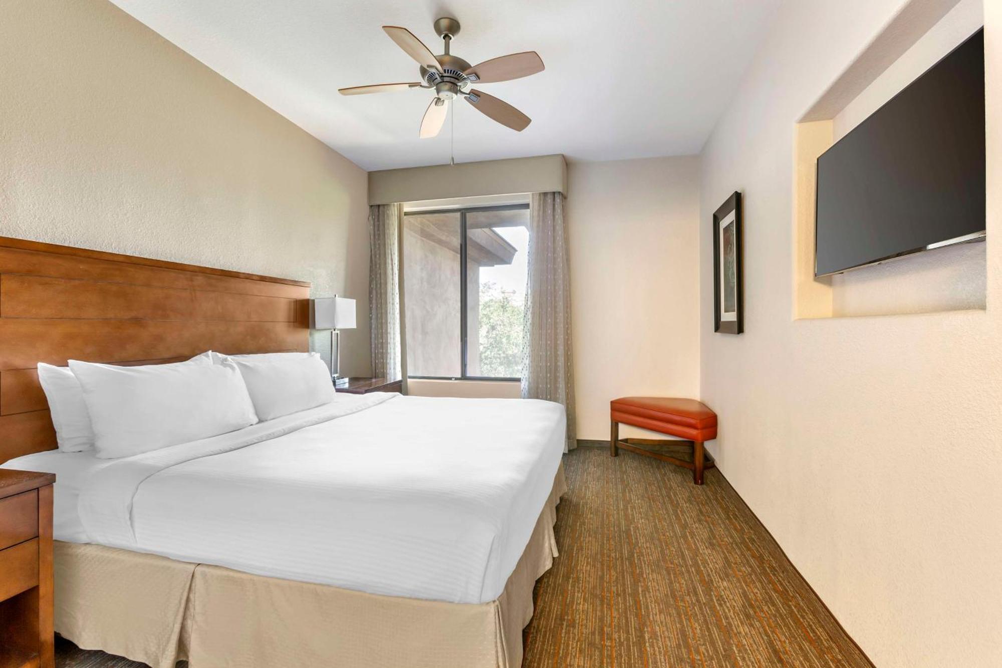 Two-Bedroom Suite Accessible Tub