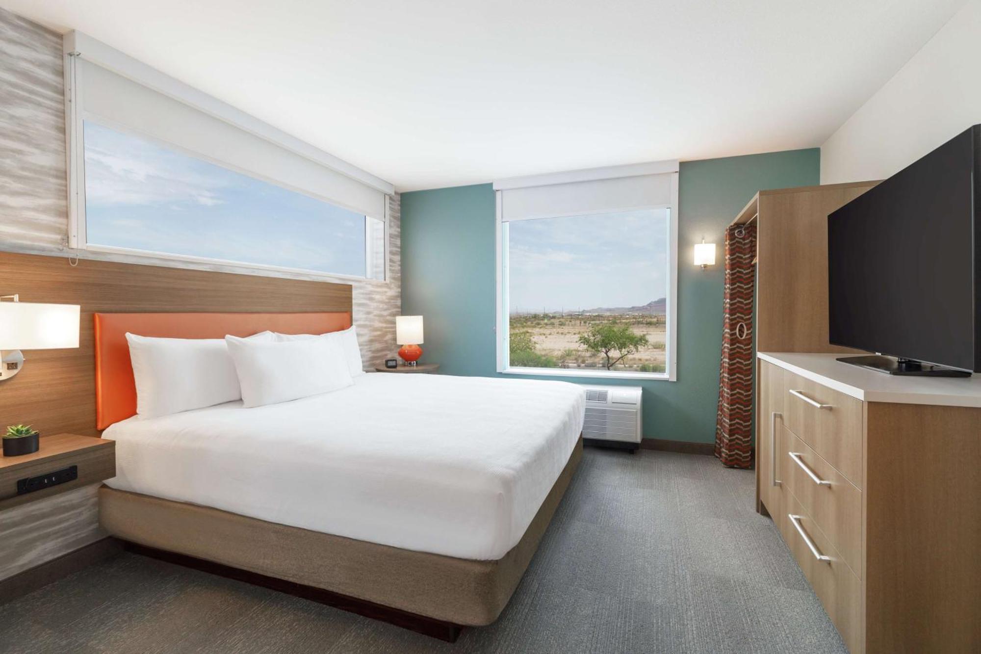 One-Bedroom King Suite - Non-Smoking