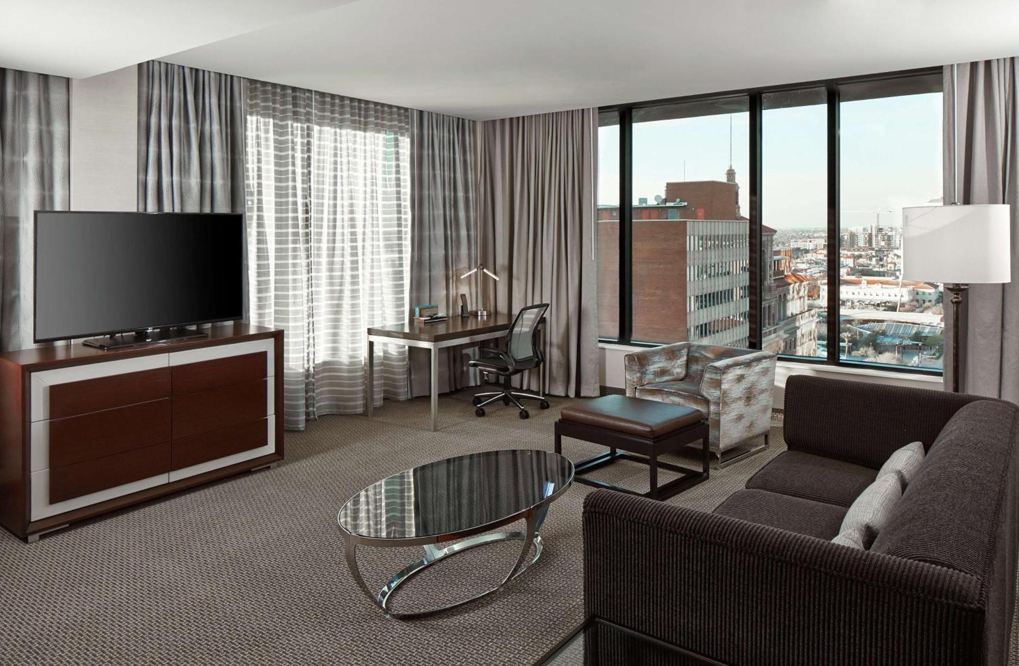 One-Bedroom King Suite Sofa Bed