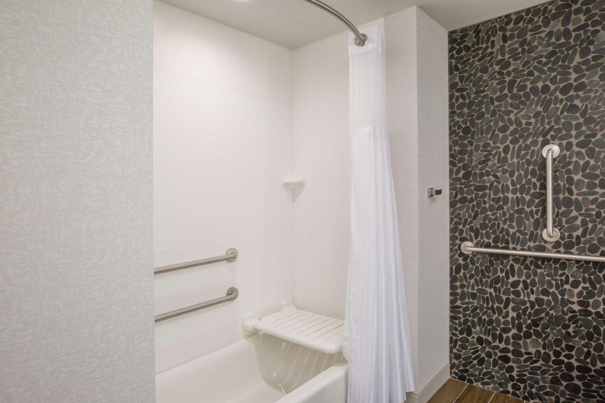 Queen Room with Two Queen Beds - Mobility and Hearing Access