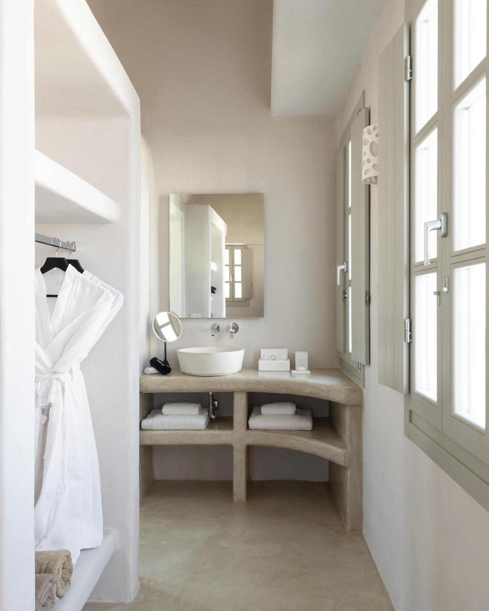 Deluxe Suite with Sea View and Outdoor Hot tub