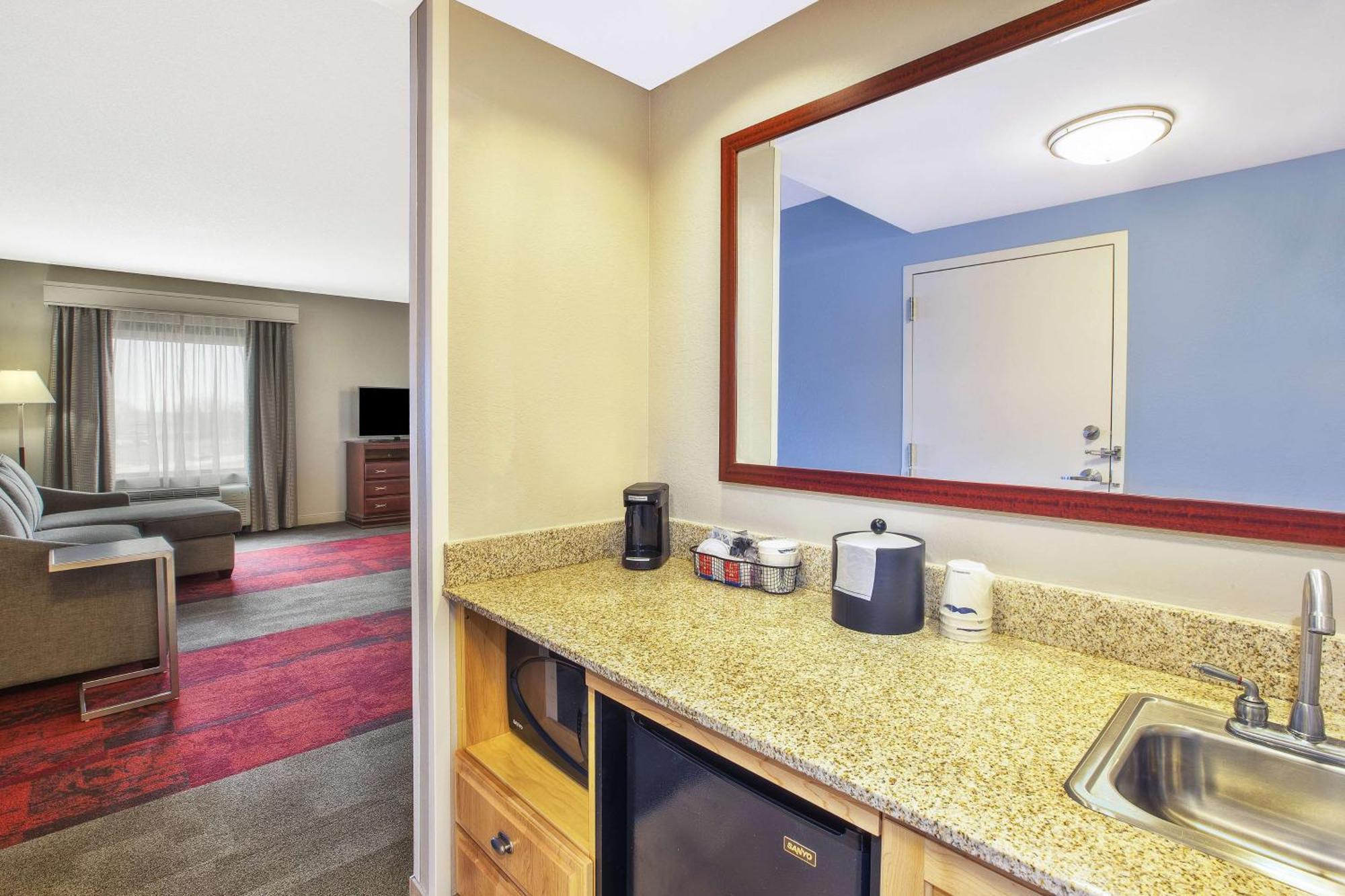 King Studio Suite - Non-Smoking