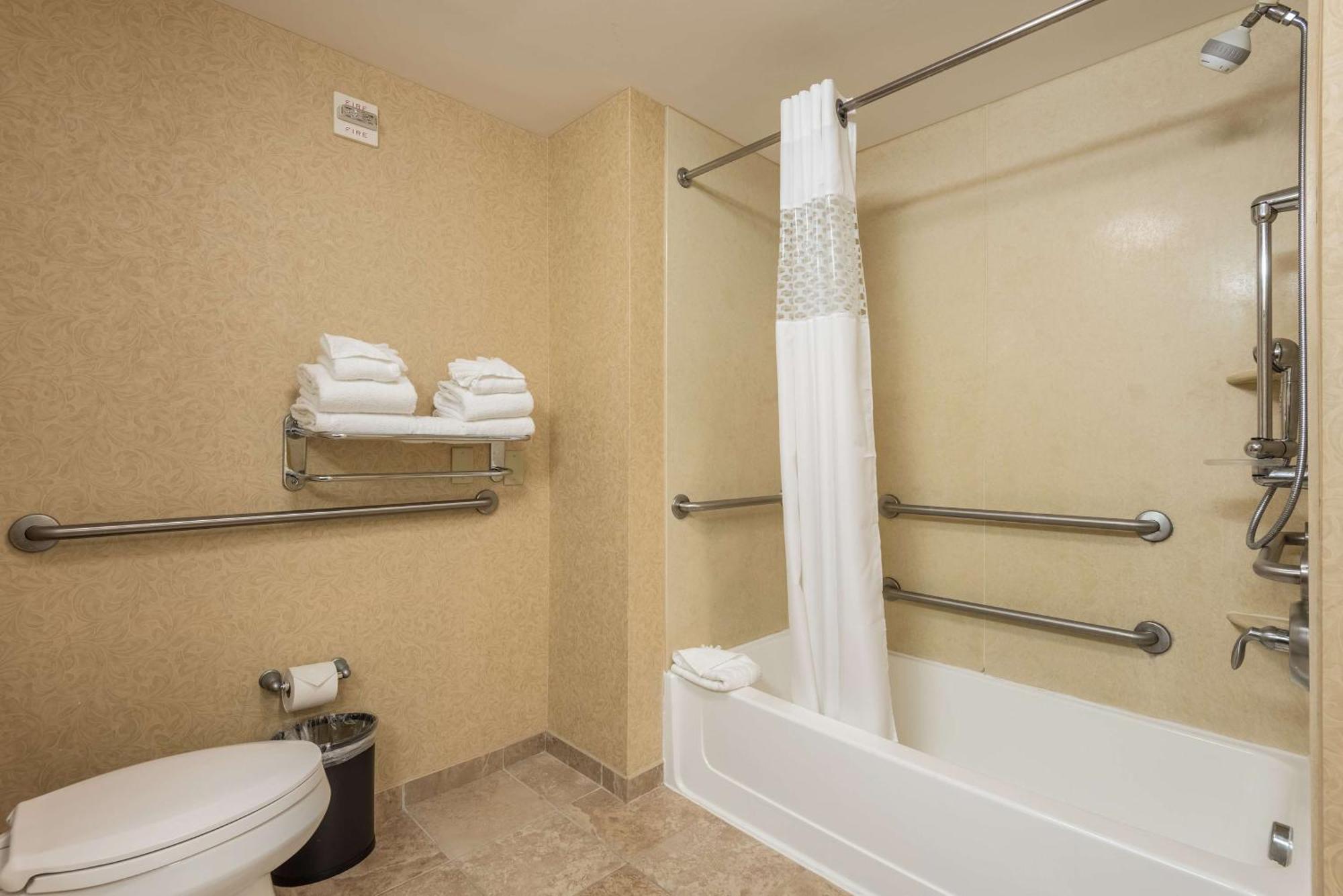 Room with Two Queen Beds - Non-Smoking