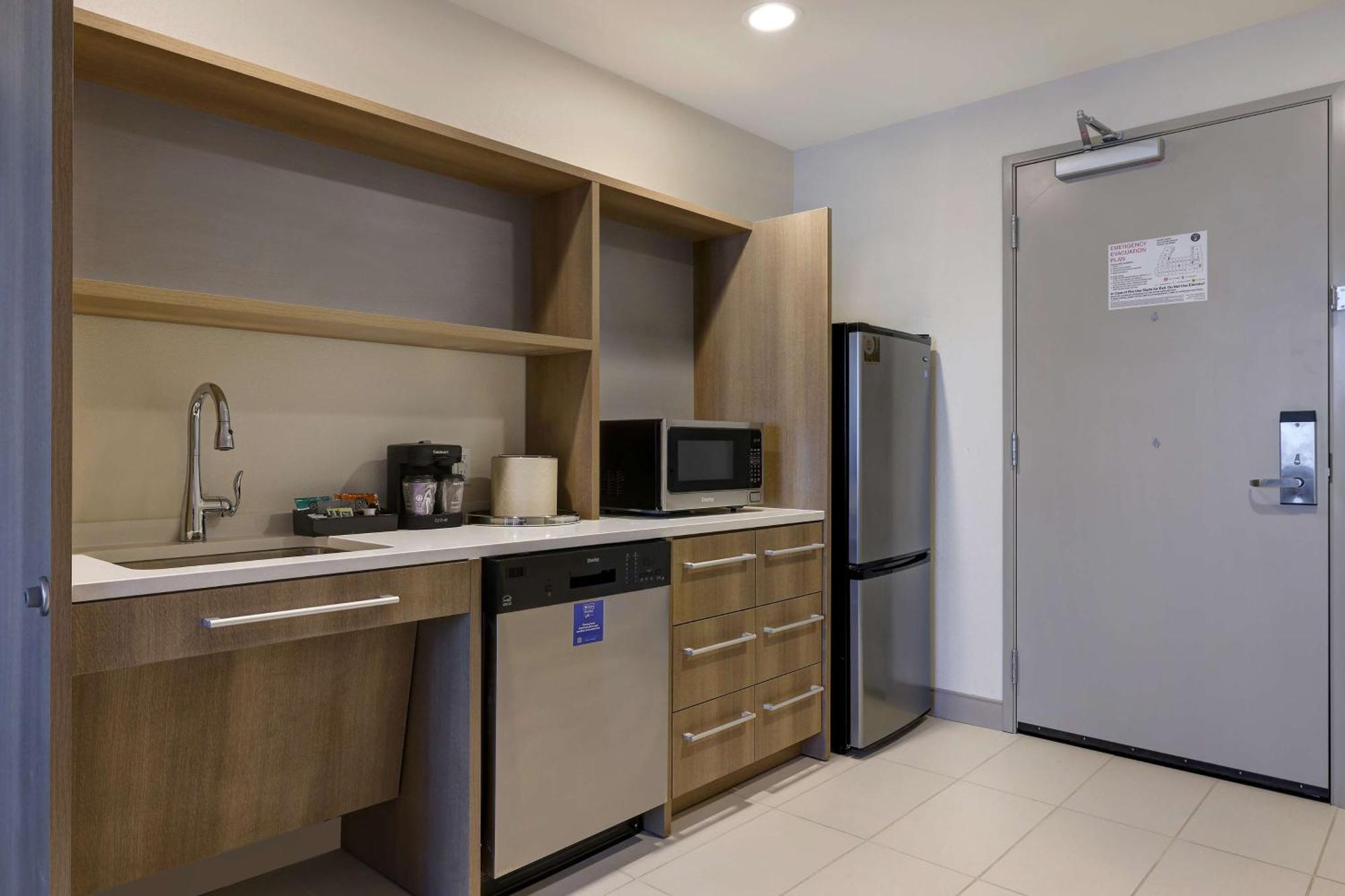King Studio Suite - Mobility Access/Non-Smoking
